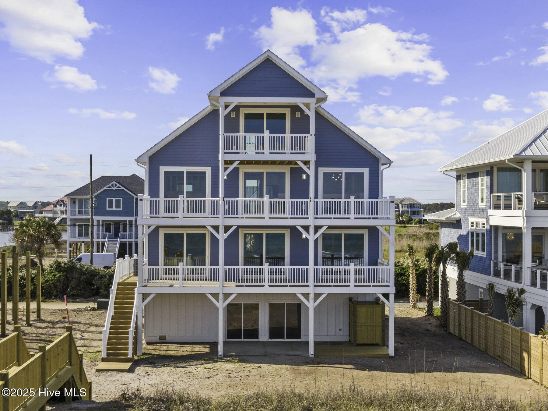 748 New River Inlet Road Property Photo 14