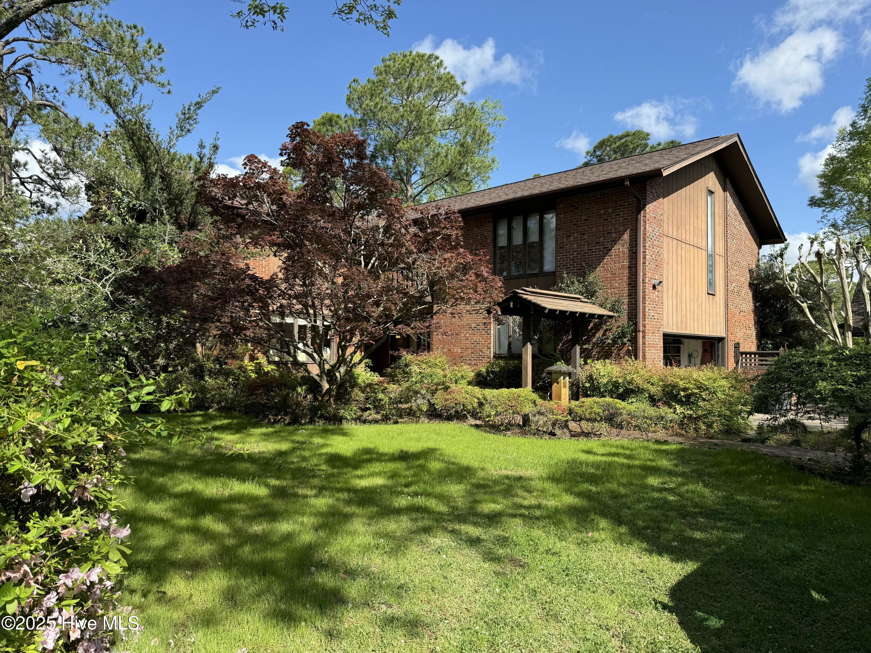 906 Robert E Lee Drive Property Photo 2