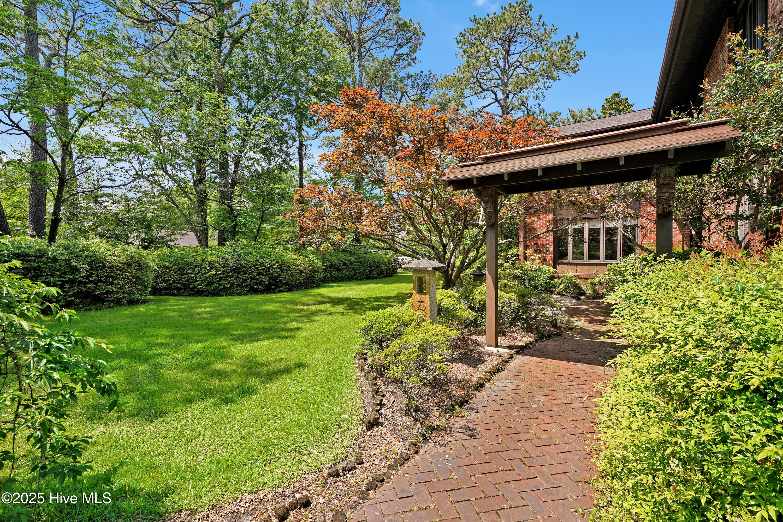 906 Robert E Lee Drive Property Photo 6