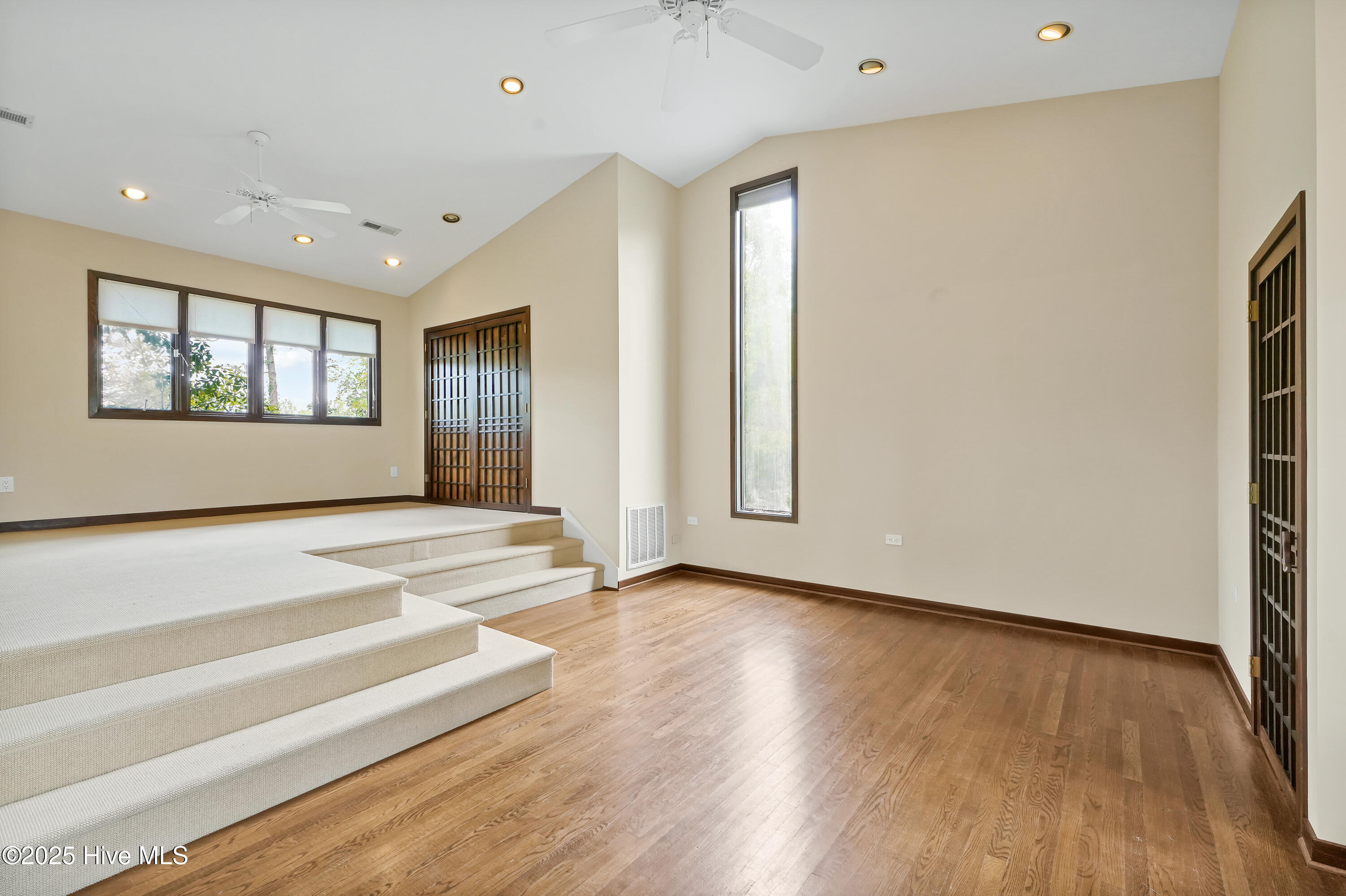 906 Robert E Lee Drive Property Photo 28