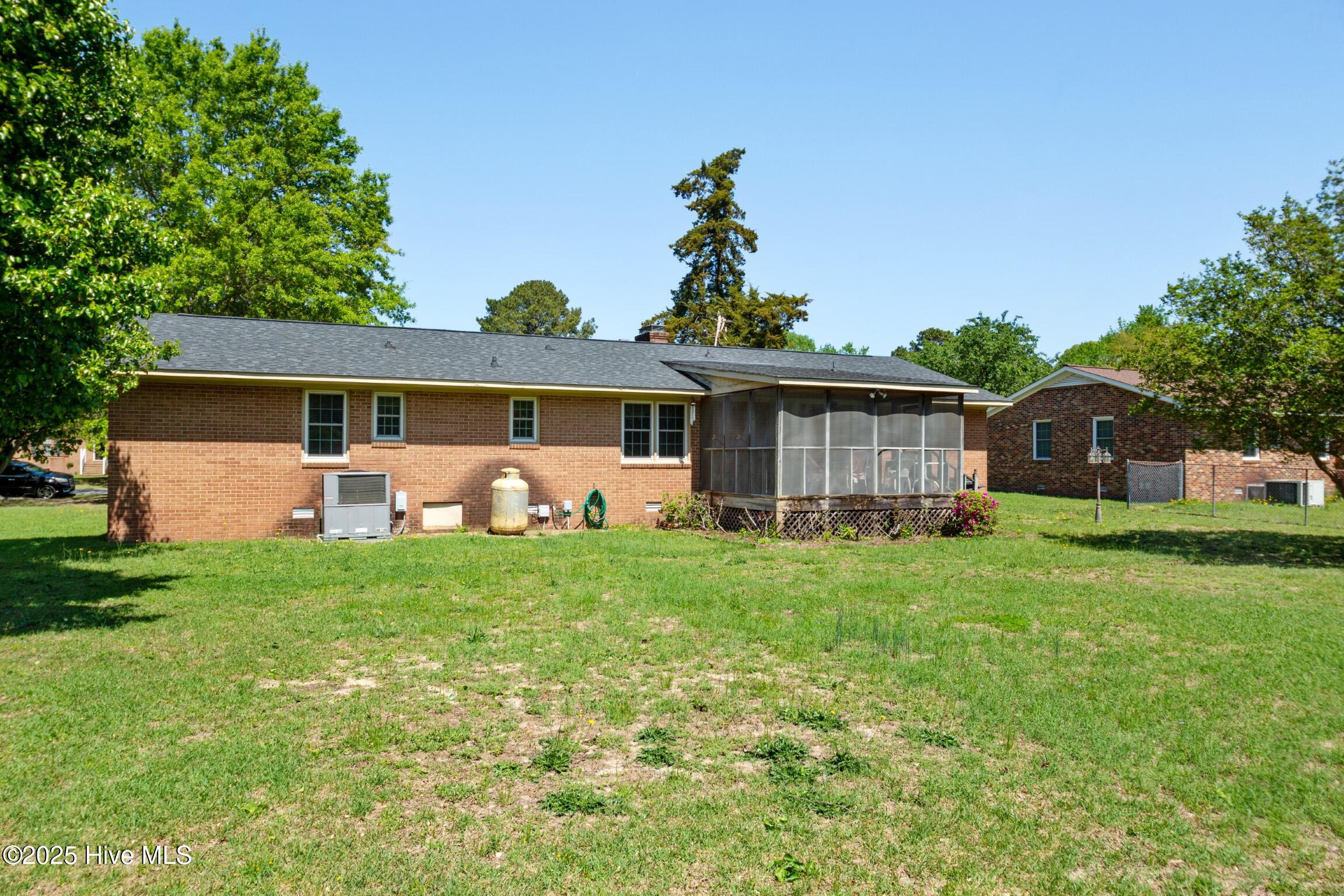 2485 Irvin Drive Property Photo 4