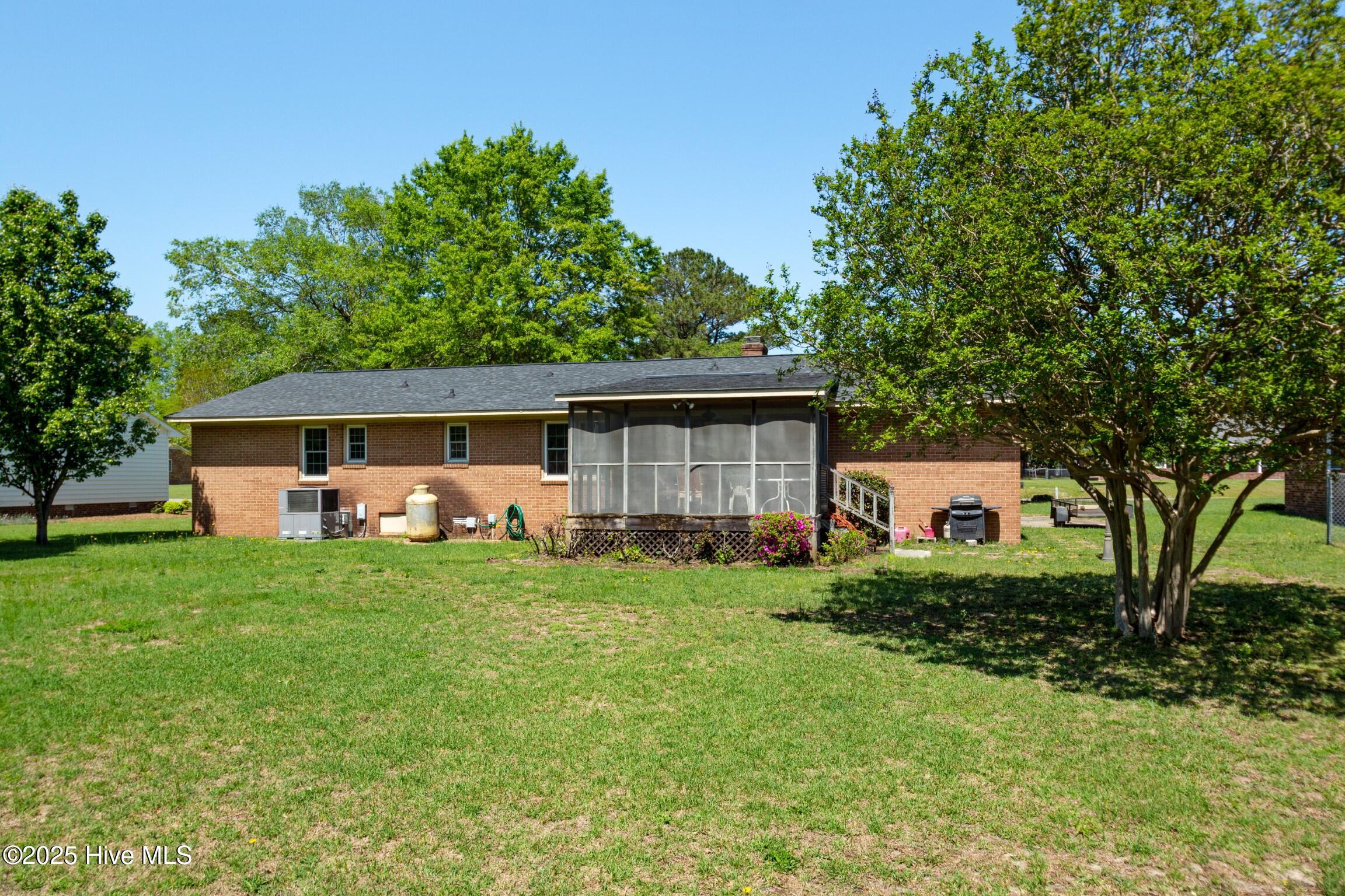 2485 Irvin Drive Property Photo 6