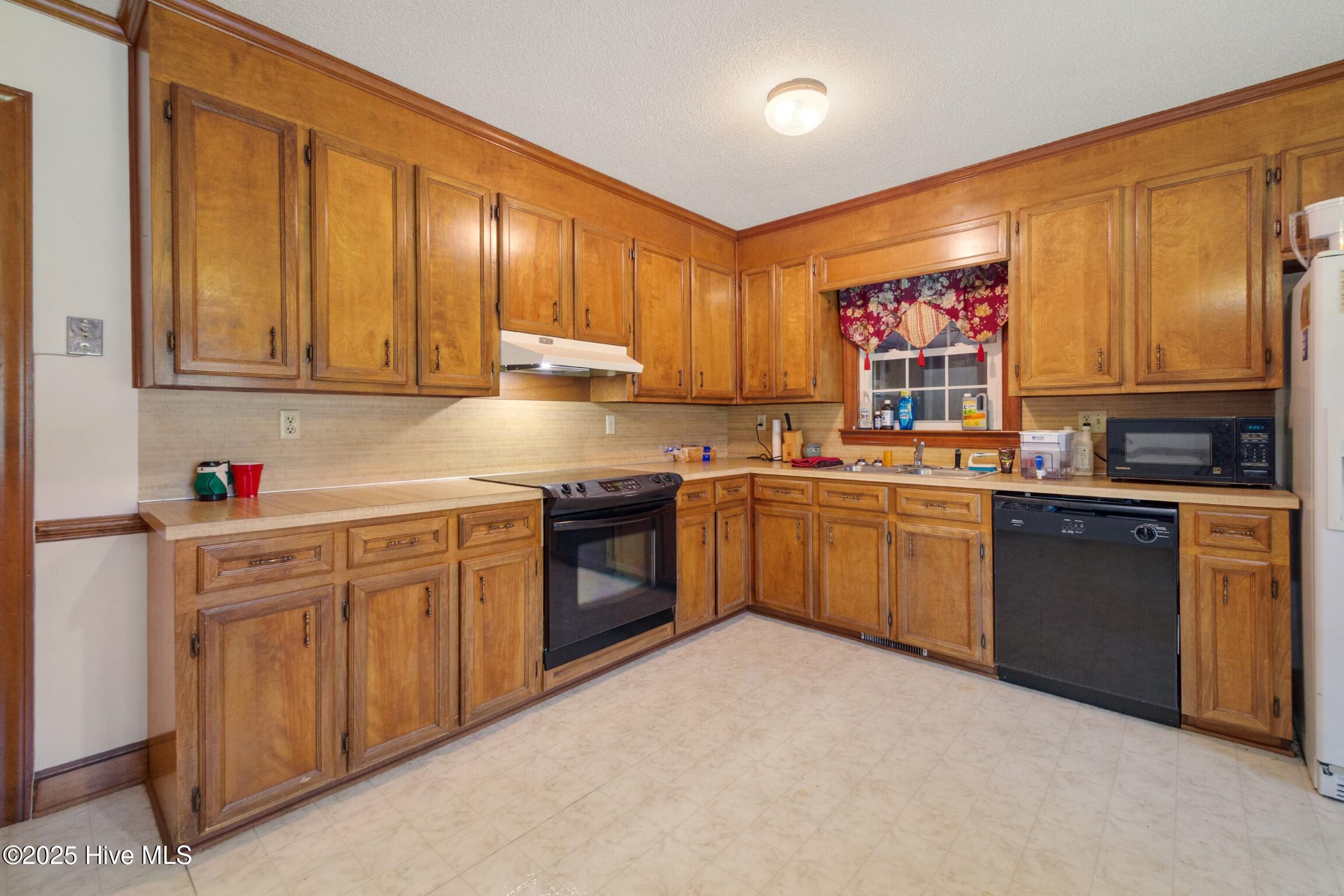 2485 Irvin Drive Property Photo 17