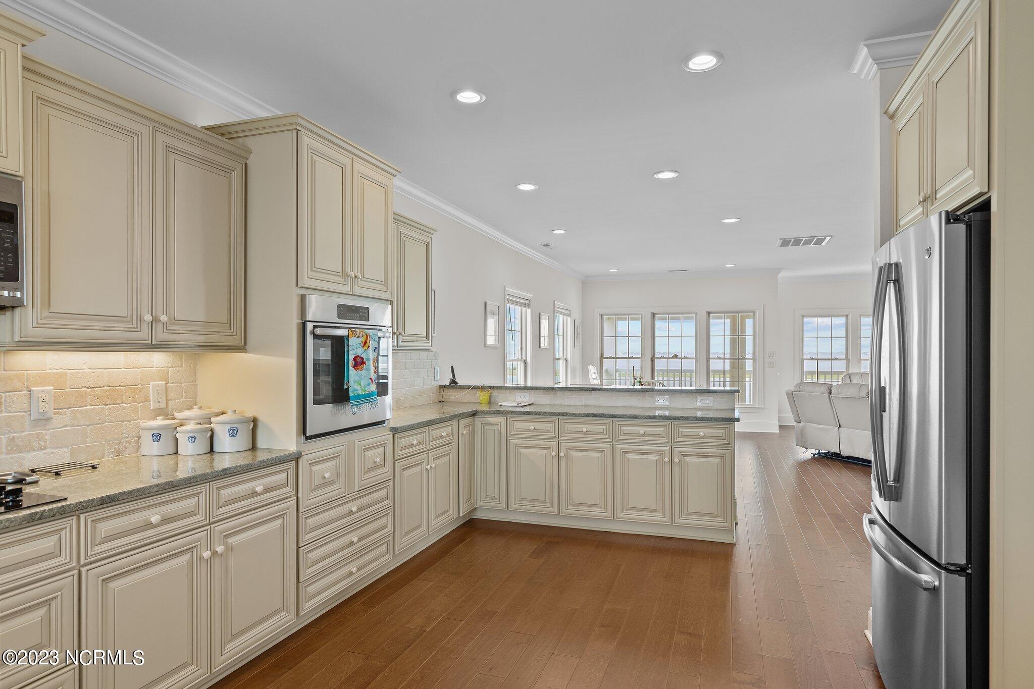 307 Oxton Place Property Photo 4