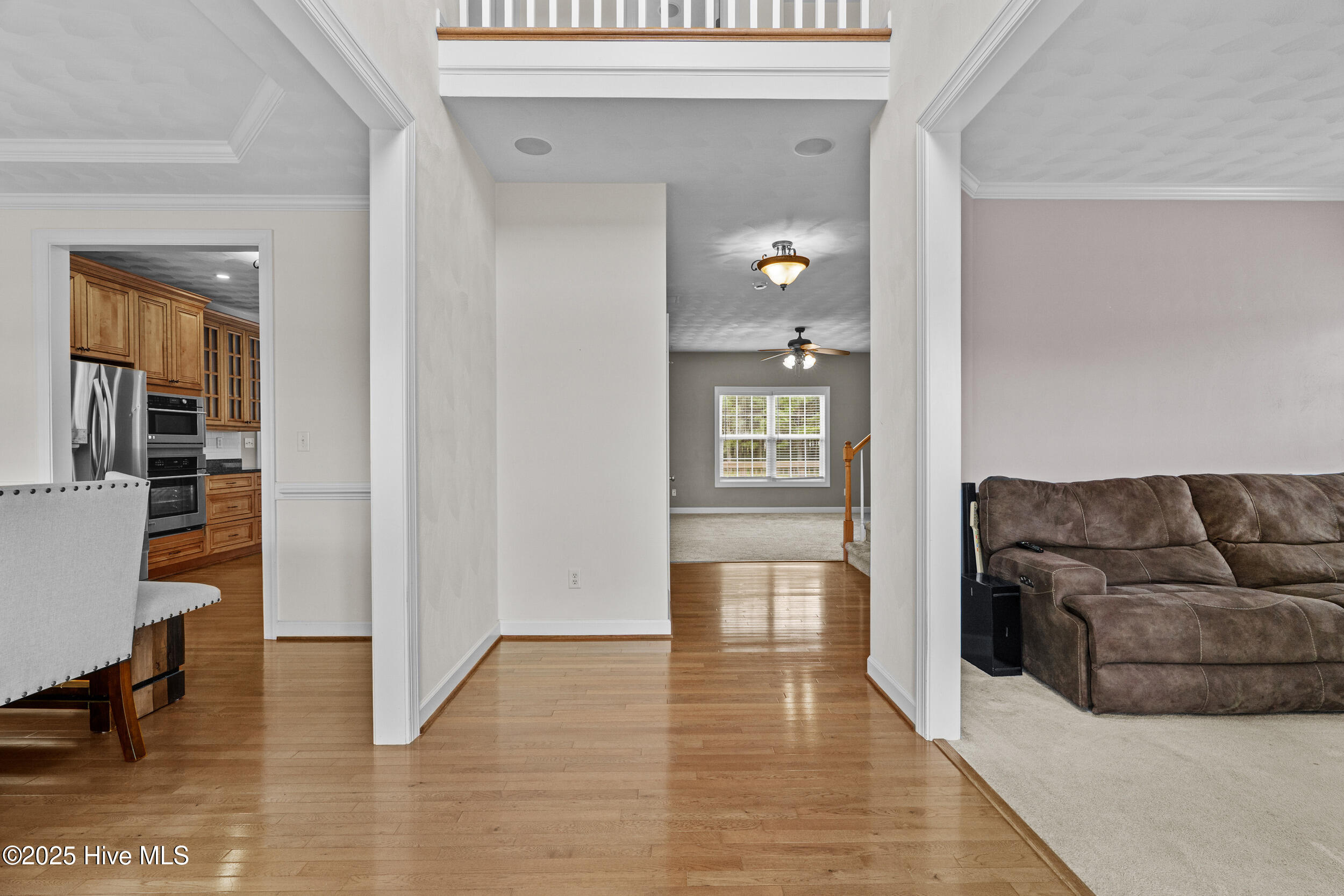 104 Creekside Drive Property Photo 2