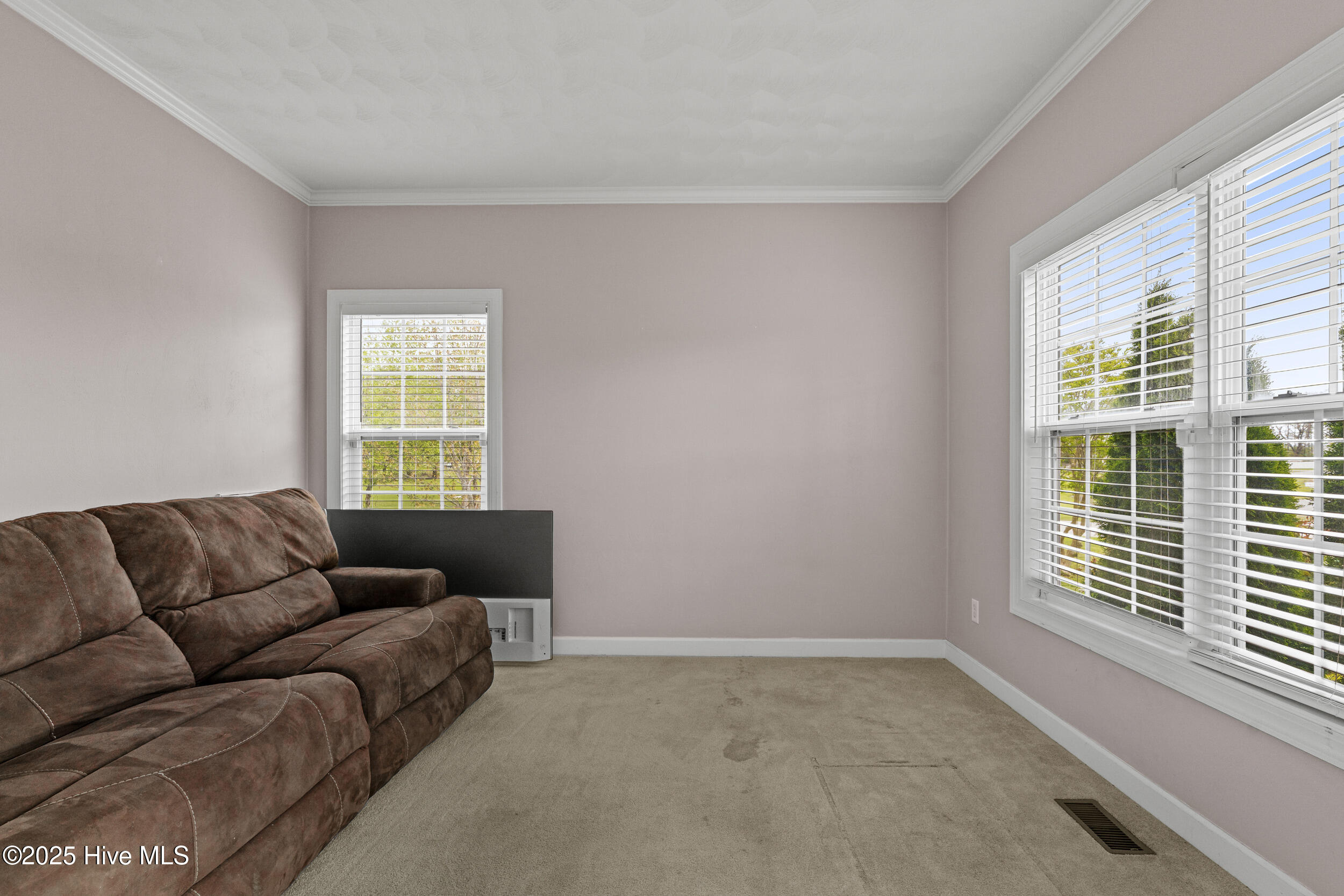104 Creekside Drive Property Photo 3