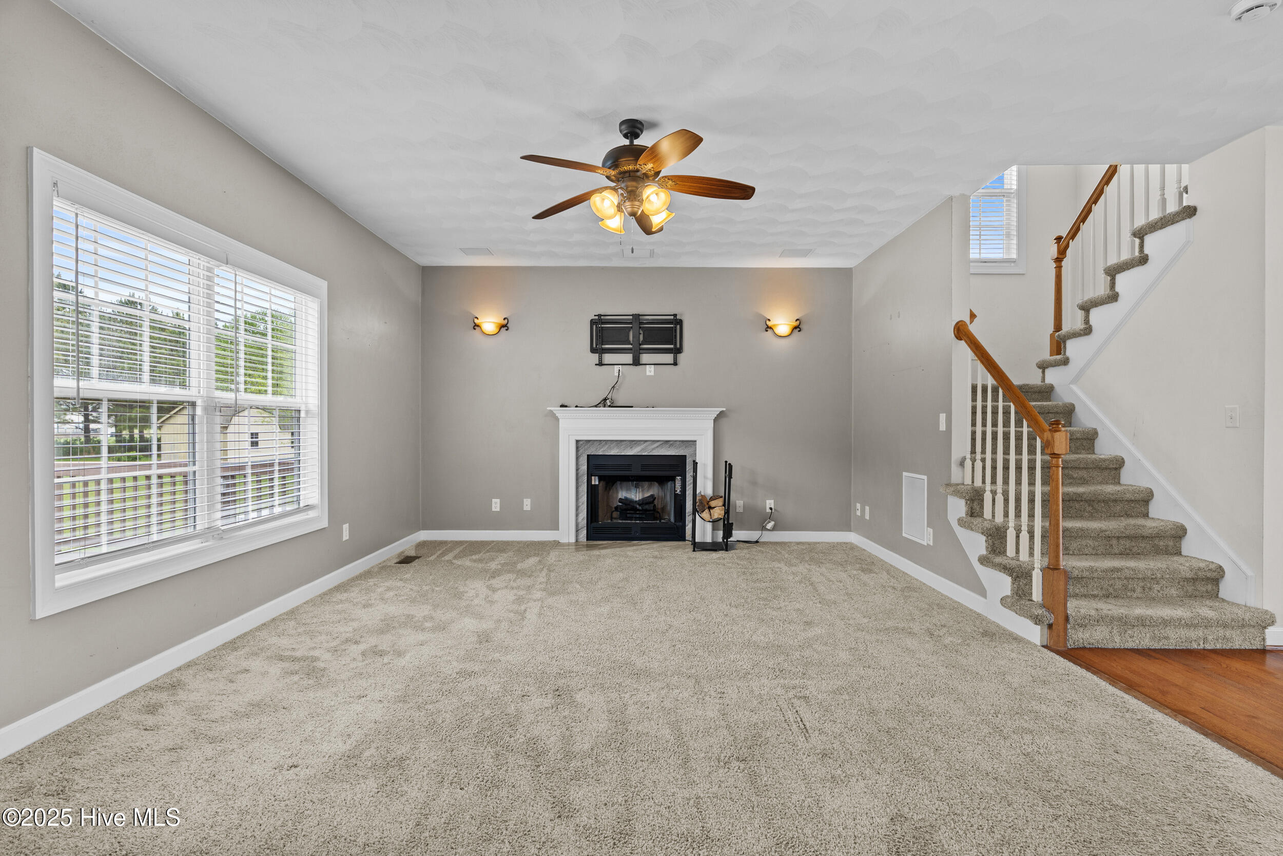 104 Creekside Drive Property Photo 11