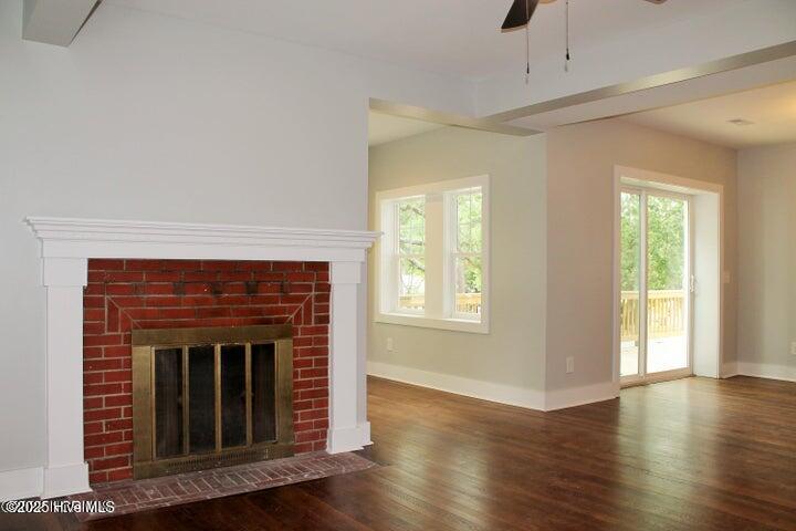 310 N May Street Property Photo 6