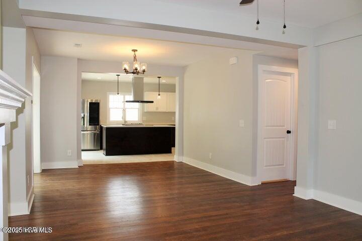 310 N May Street Property Photo 8