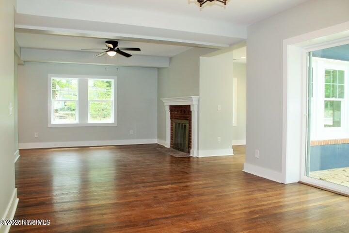 310 N May Street Property Photo 9