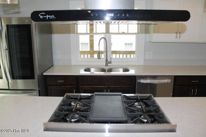 310 N May Street Property Photo 14