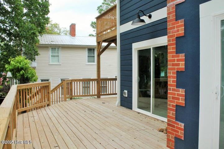 310 N May Street Property Photo 18