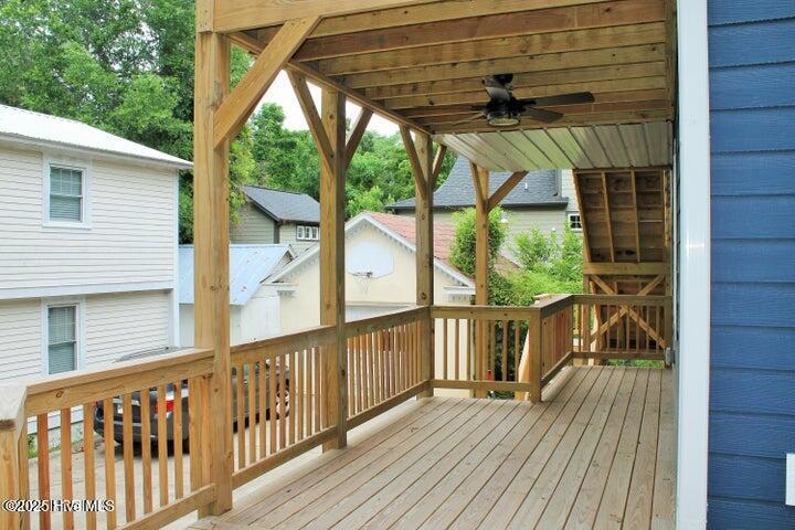 310 N May Street Property Photo 20