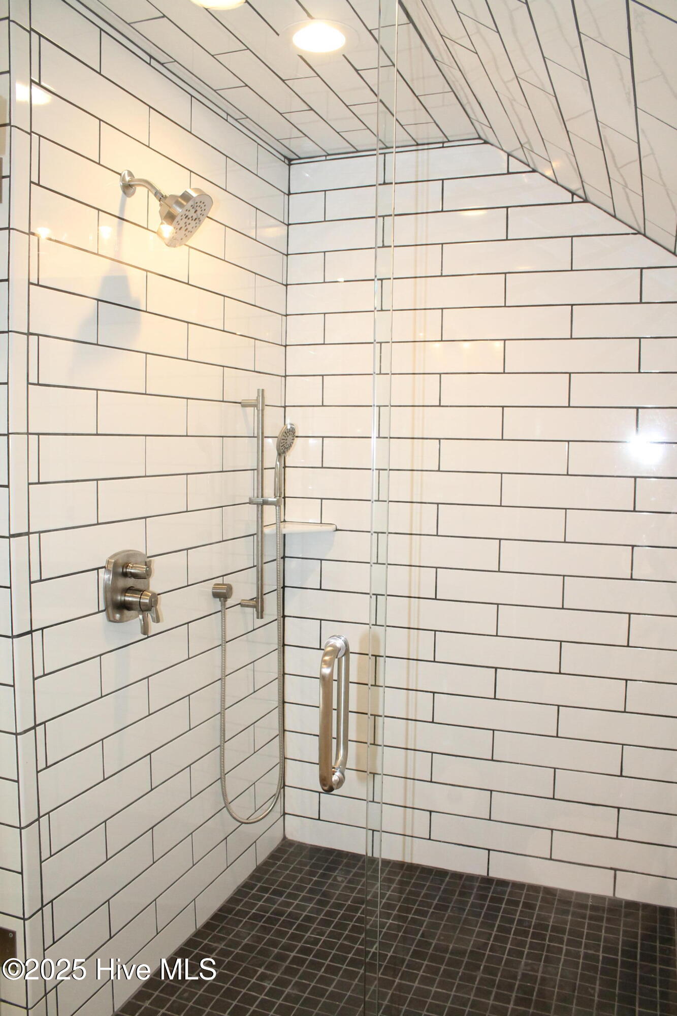 310 N May Street Property Photo 41