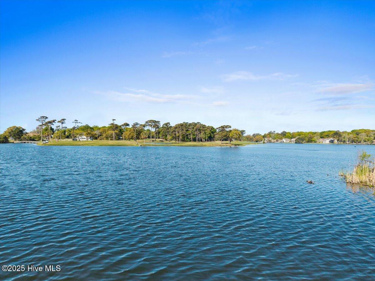 409 Lake Shore Drive Property Photo 5