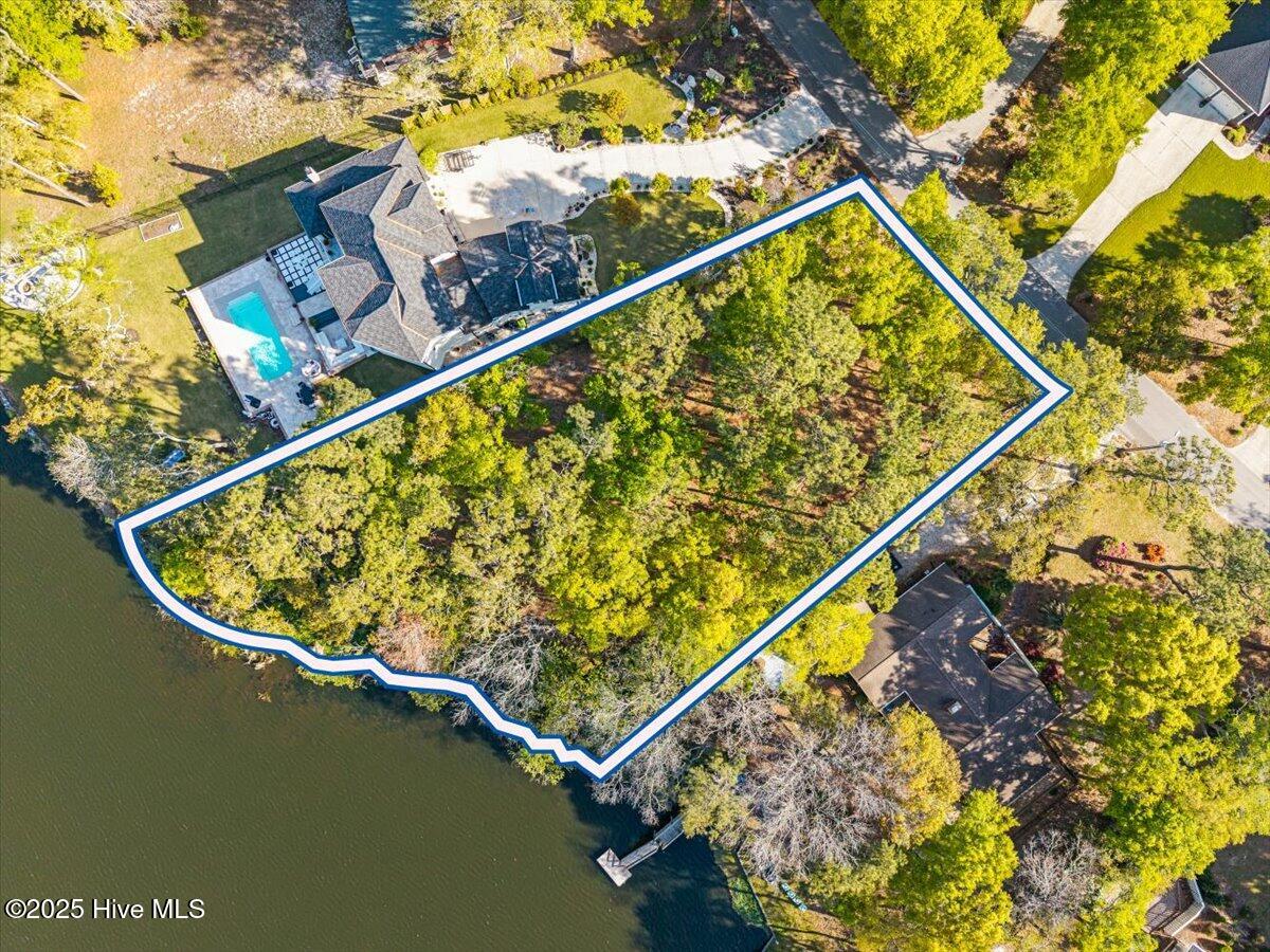 409 Lake Shore Drive Property Photo 7