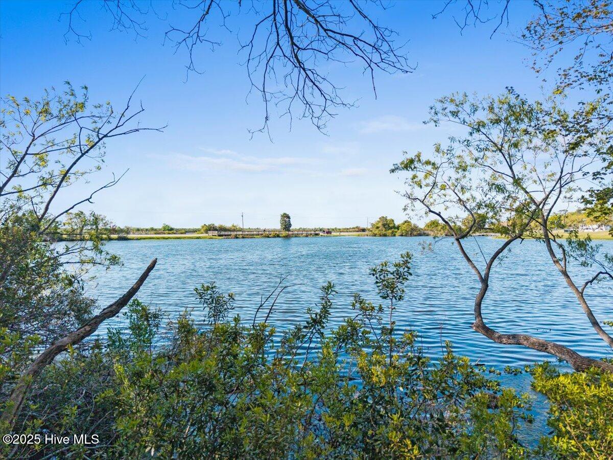 409 Lake Shore Drive Property Photo 12