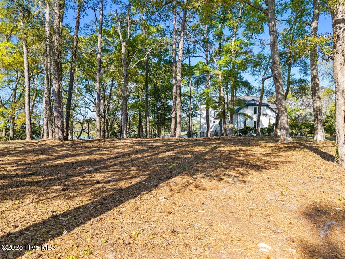 409 Lake Shore Drive Property Photo 15