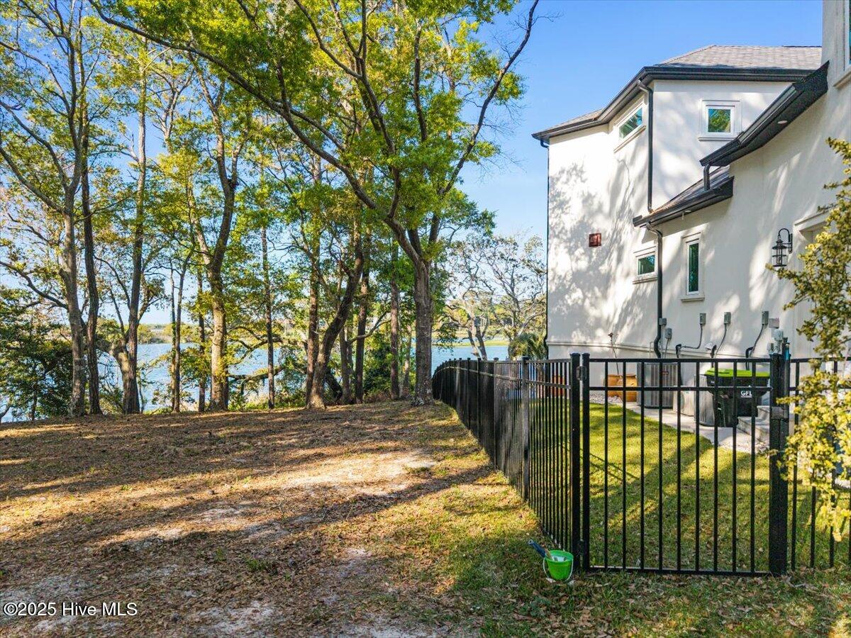 409 Lake Shore Drive Property Photo 17