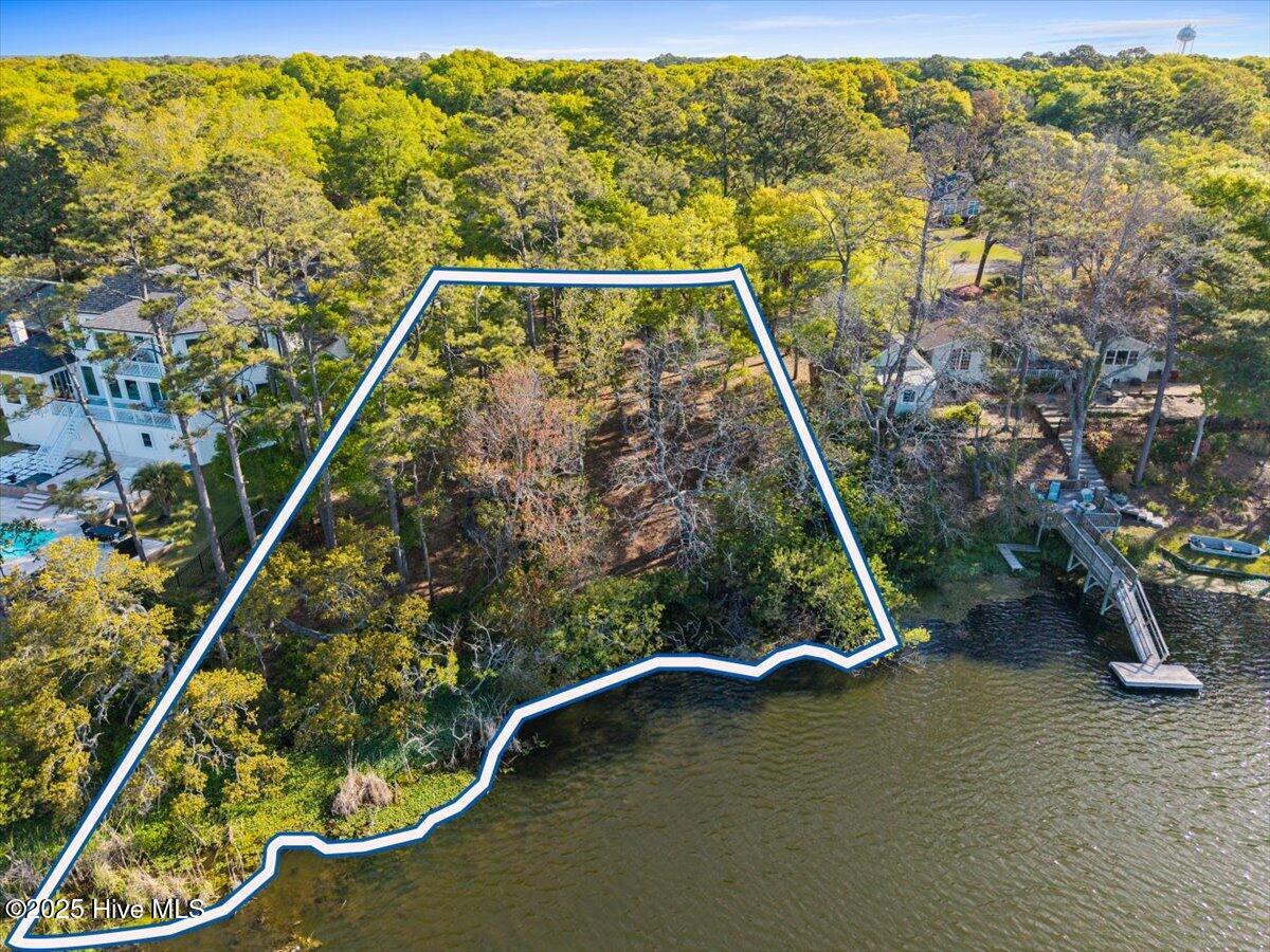 409 Lake Shore Drive Property Photo 18