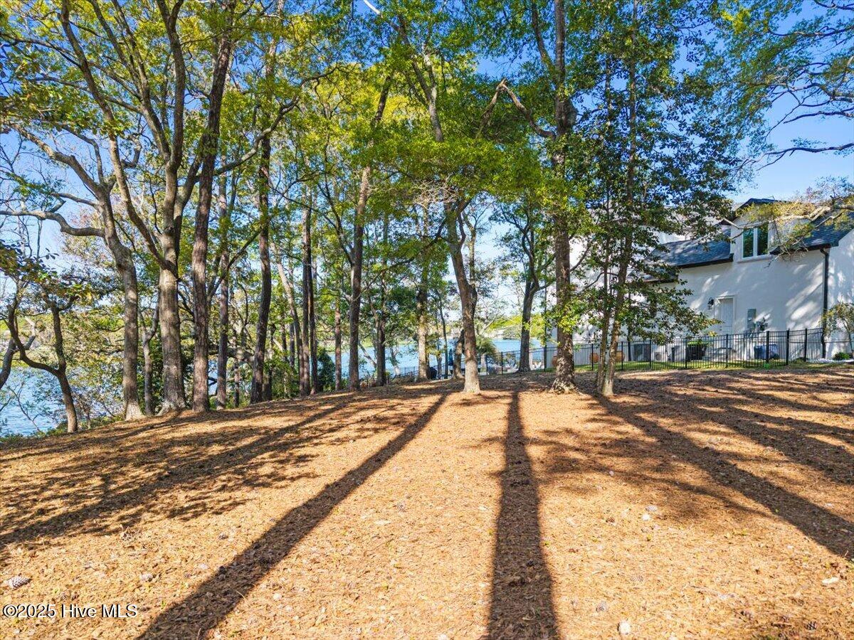 409 Lake Shore Drive Property Photo 20