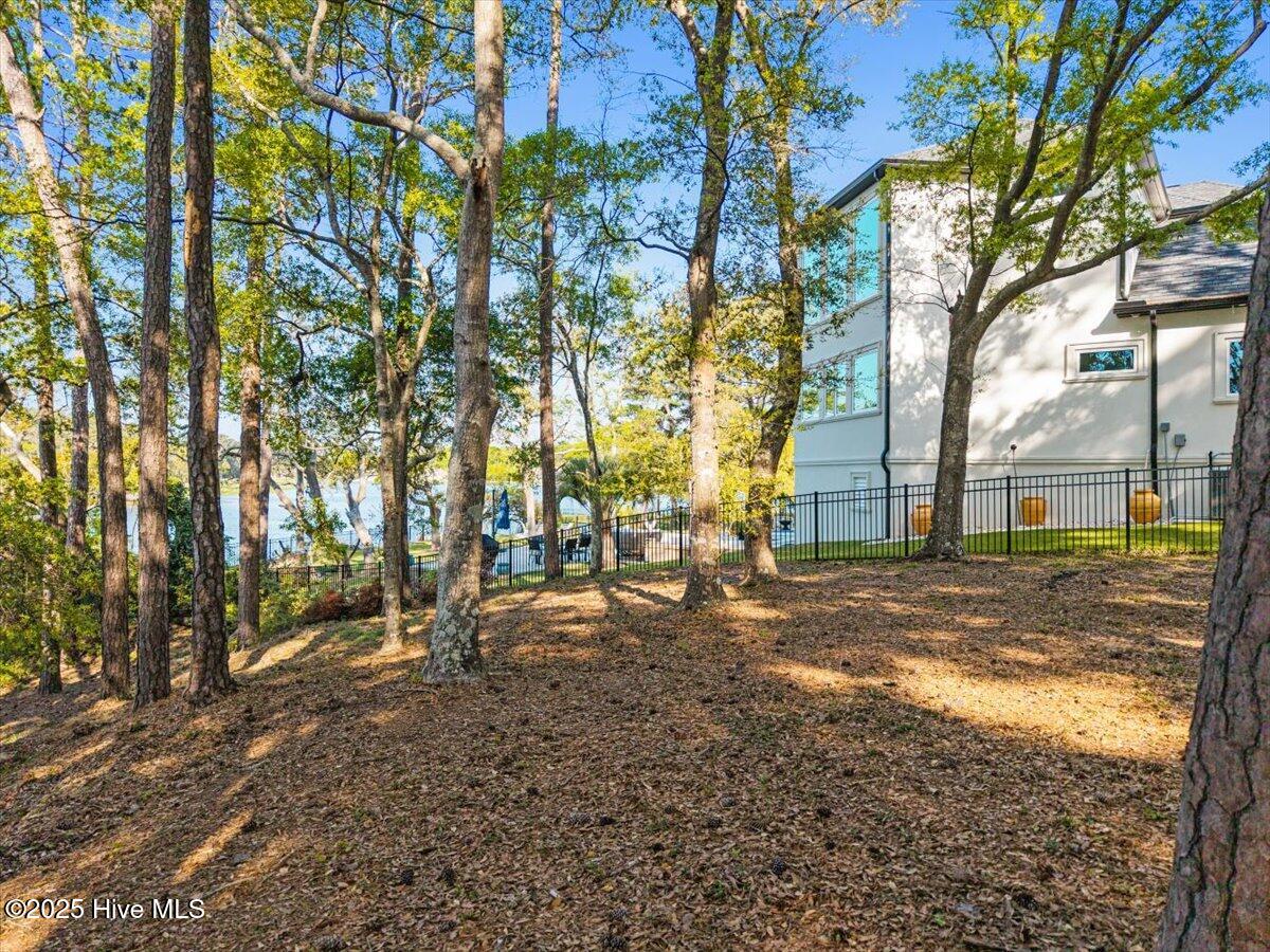 409 Lake Shore Drive Property Photo 22