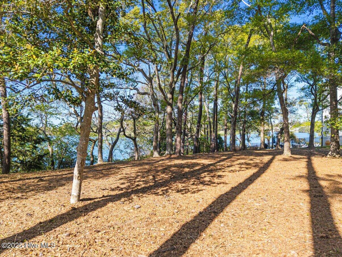 409 Lake Shore Drive Property Photo 26