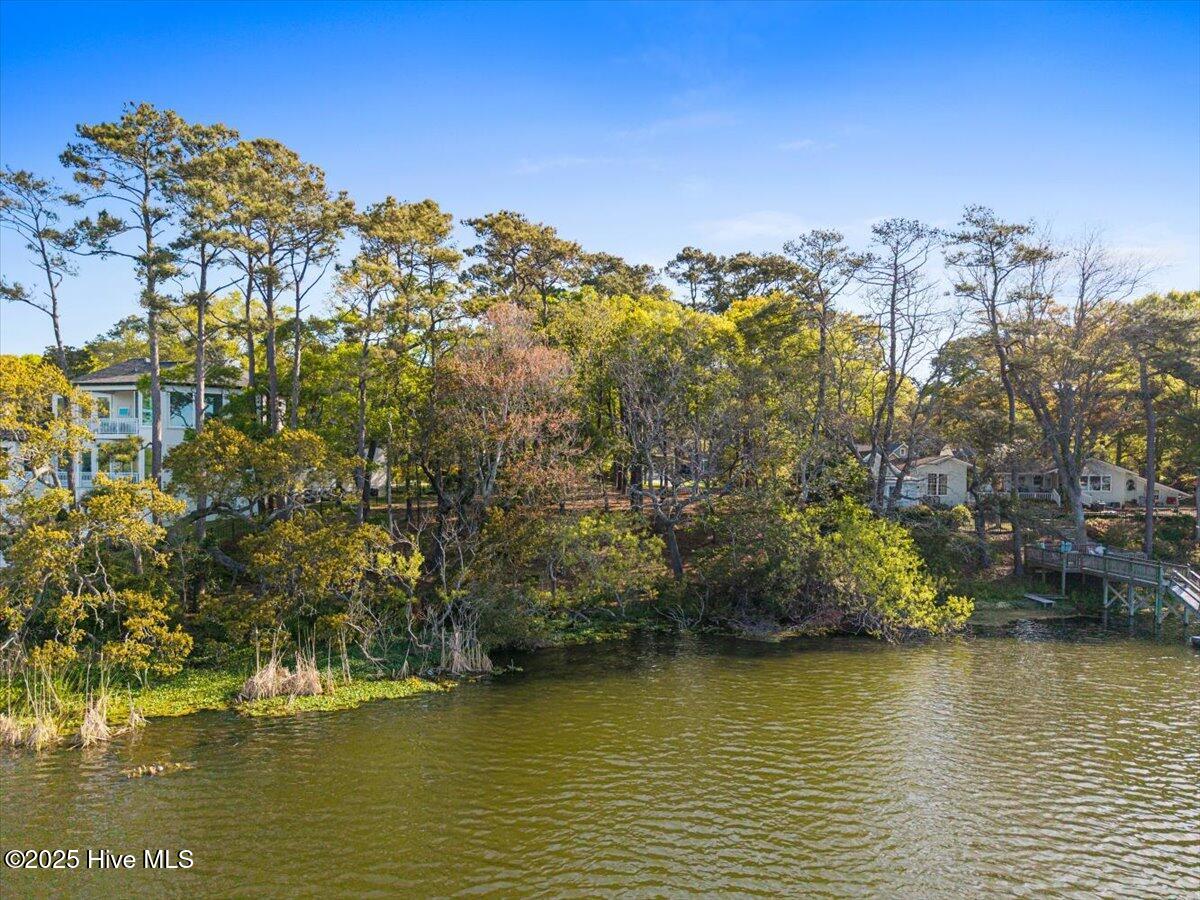 409 Lake Shore Drive Property Photo 28