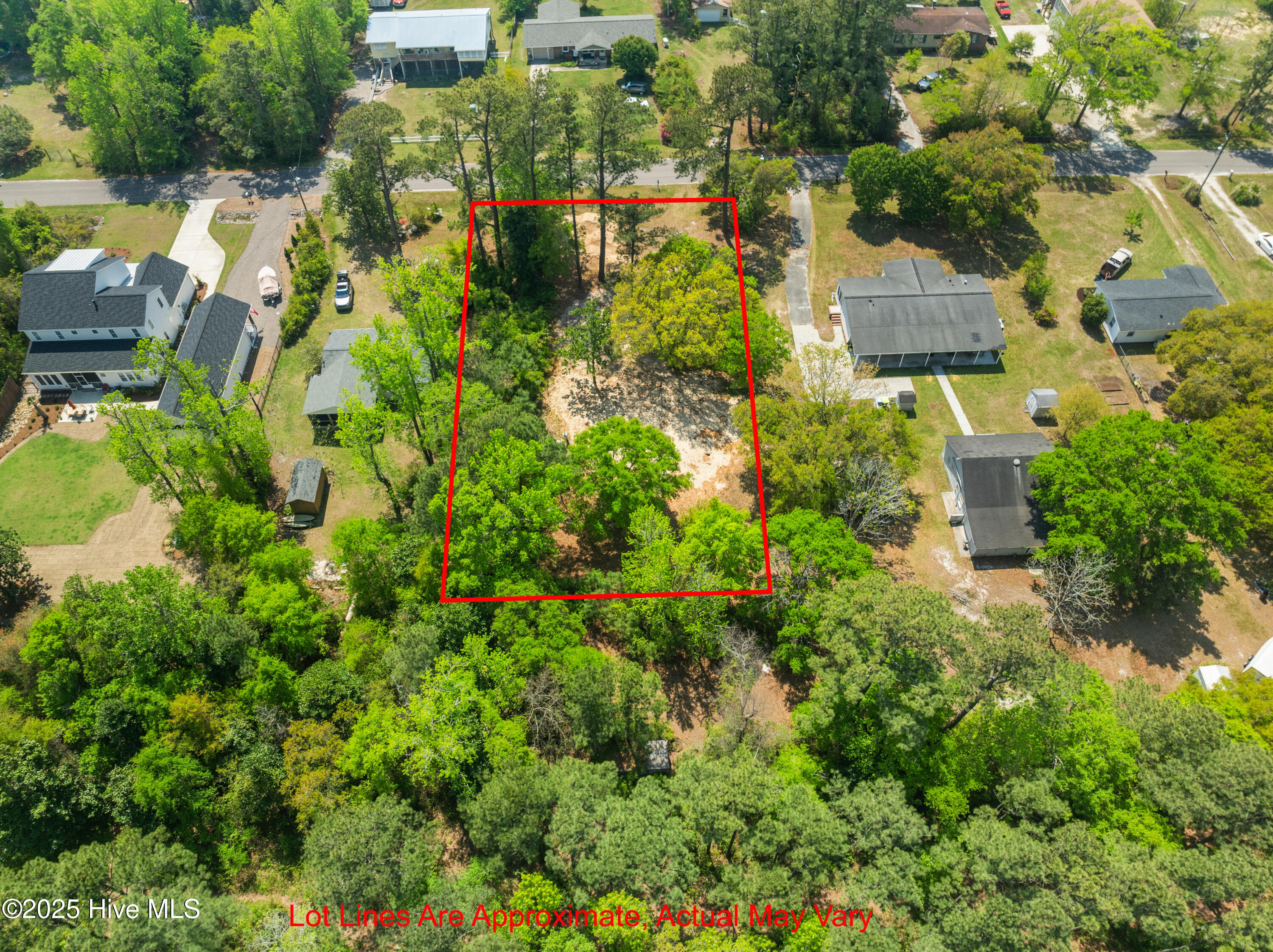 1913 Hess Street Property Photo 4