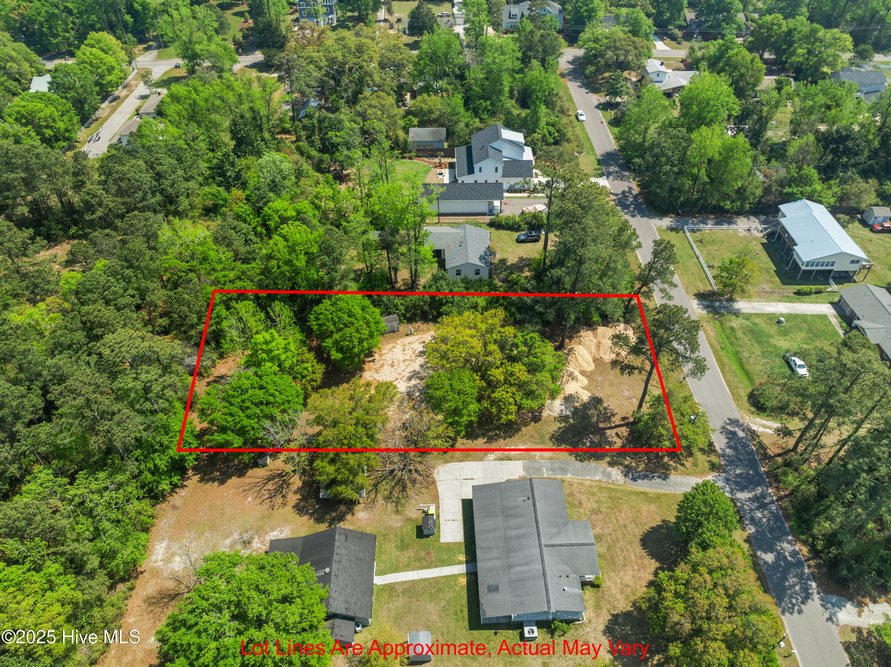 1913 Hess Street Property Photo 6