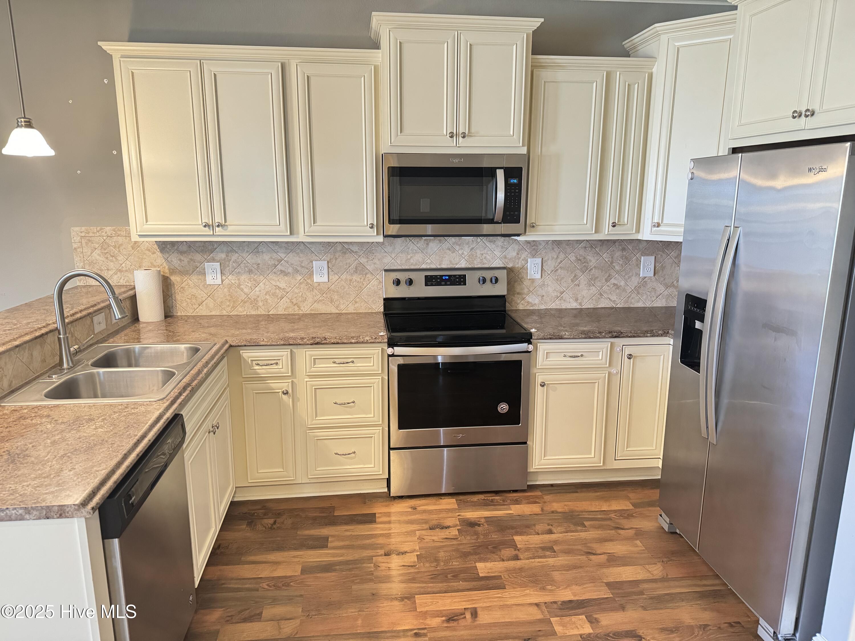 1812 Cambria Drive A Property Photo 9