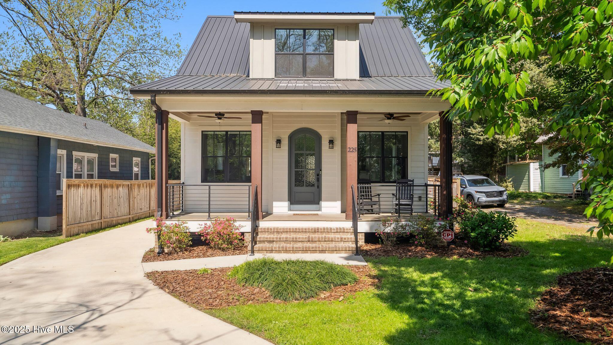 225 W Vermont Avenue Property Photo