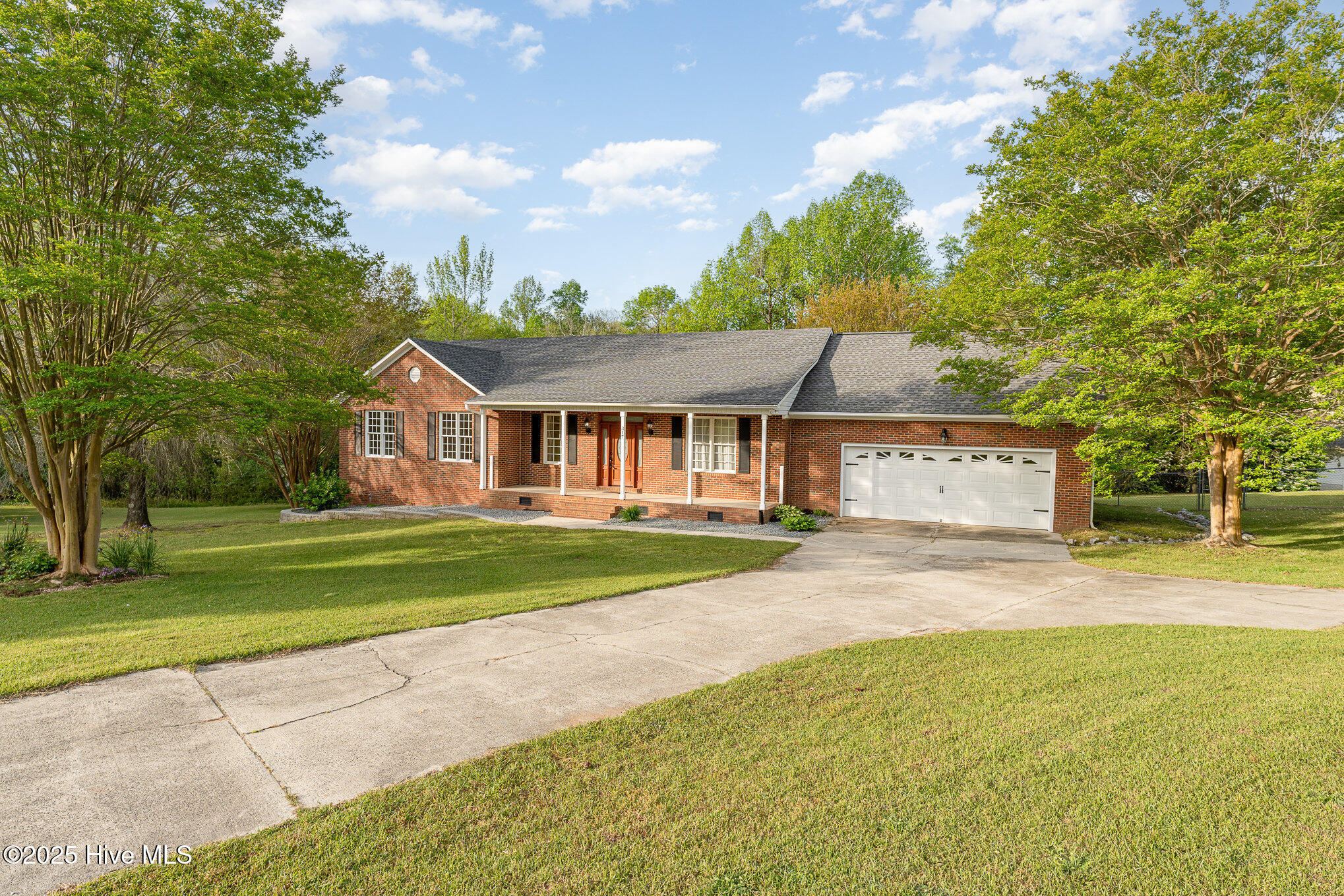 317 William Drive Property Photo 2