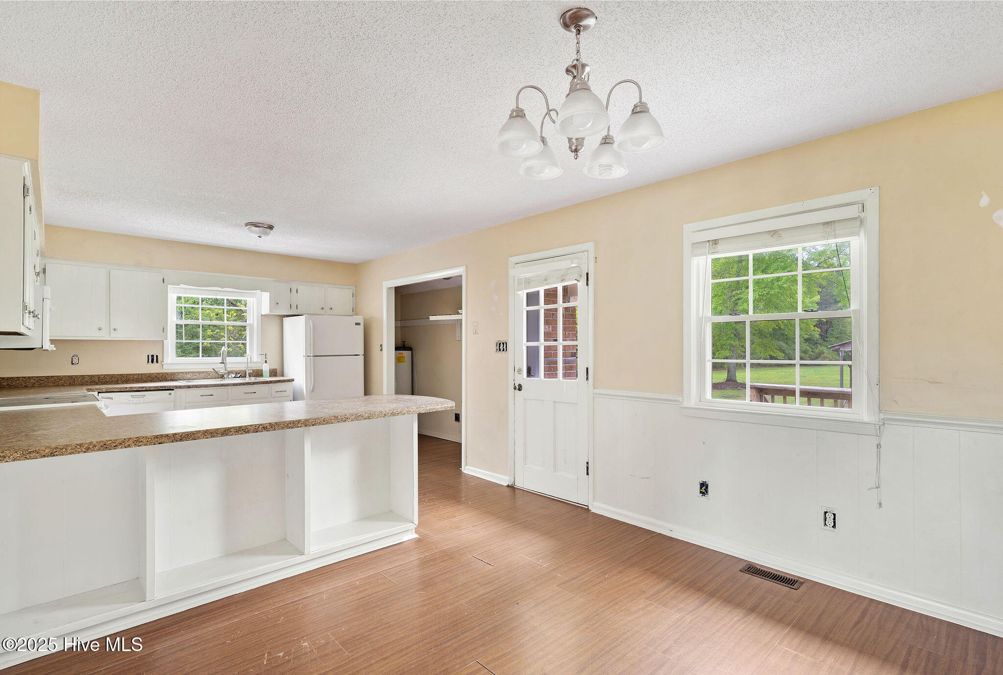3769 Penderlea Highway Property Photo 6