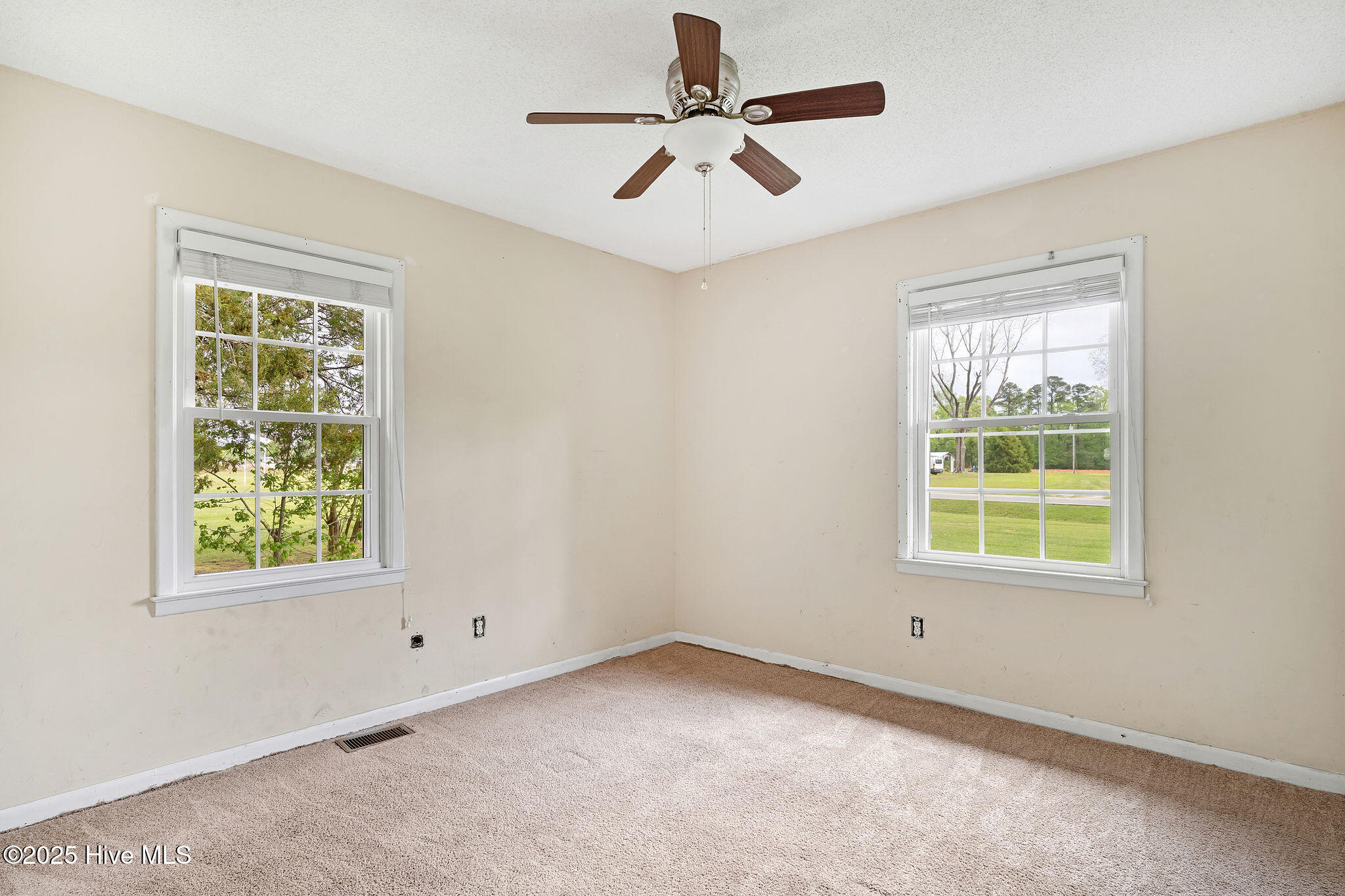 3769 Penderlea Highway Property Photo 14