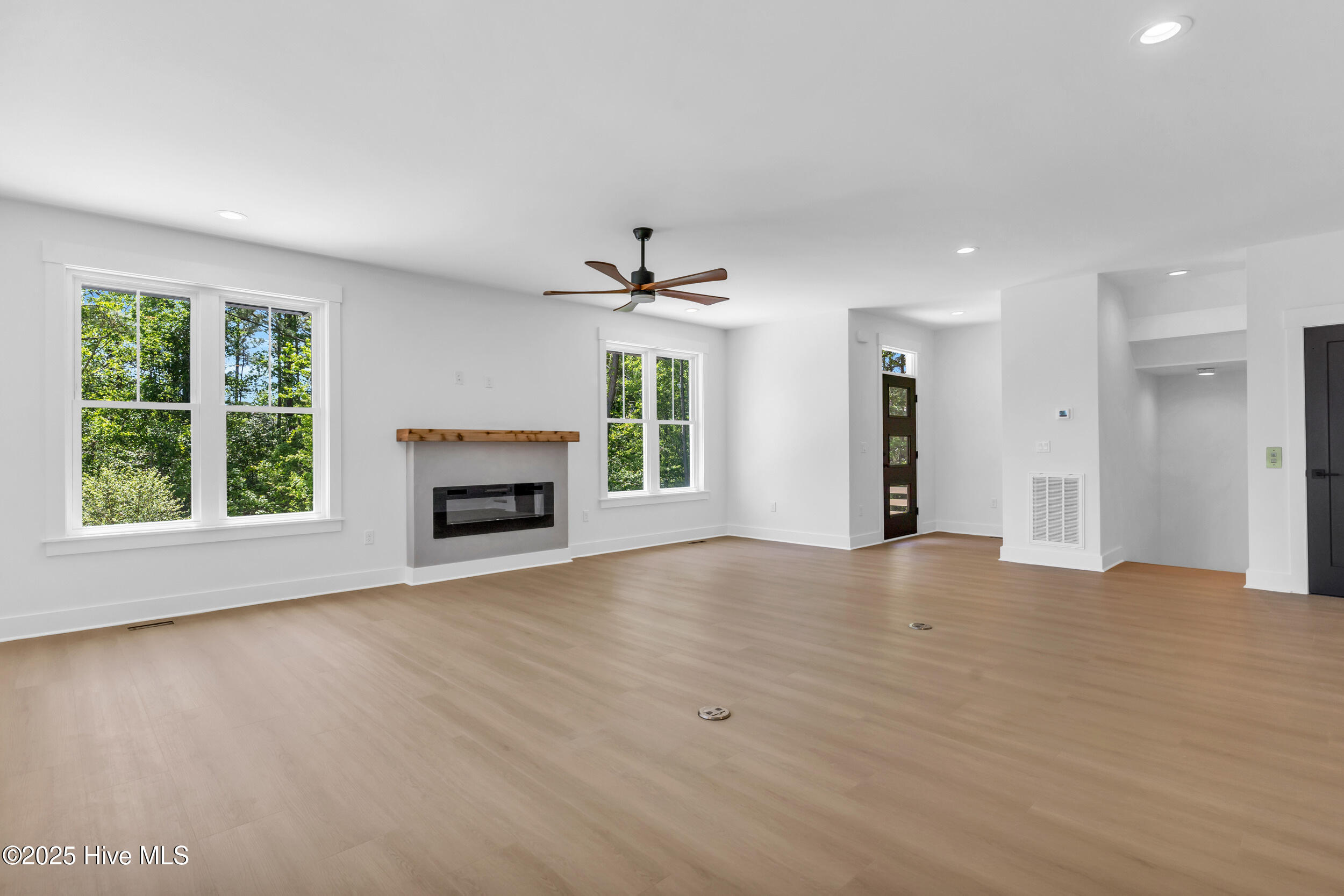124 N Brig Drive Property Photo 5