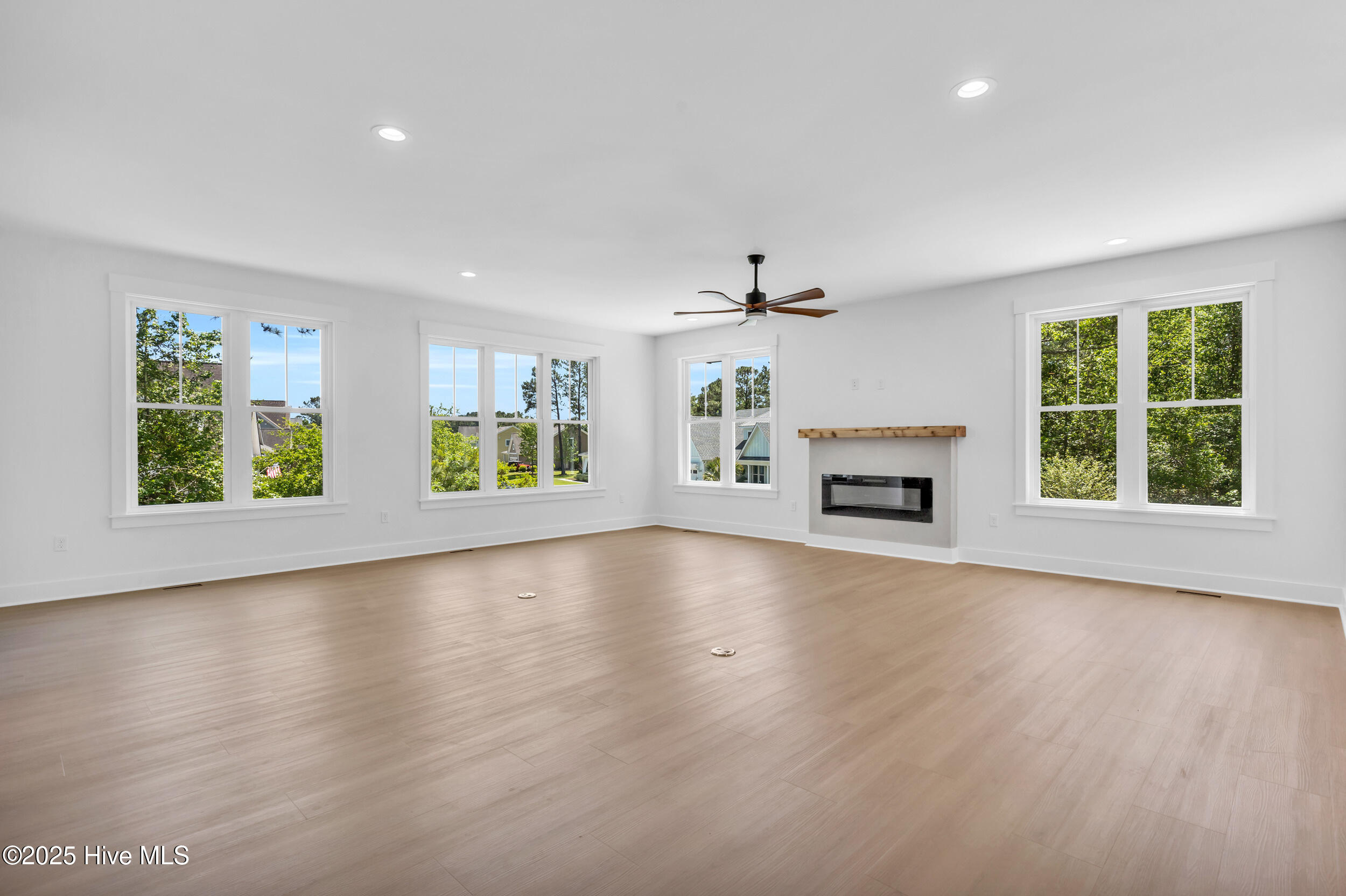 124 N Brig Drive Property Photo 6