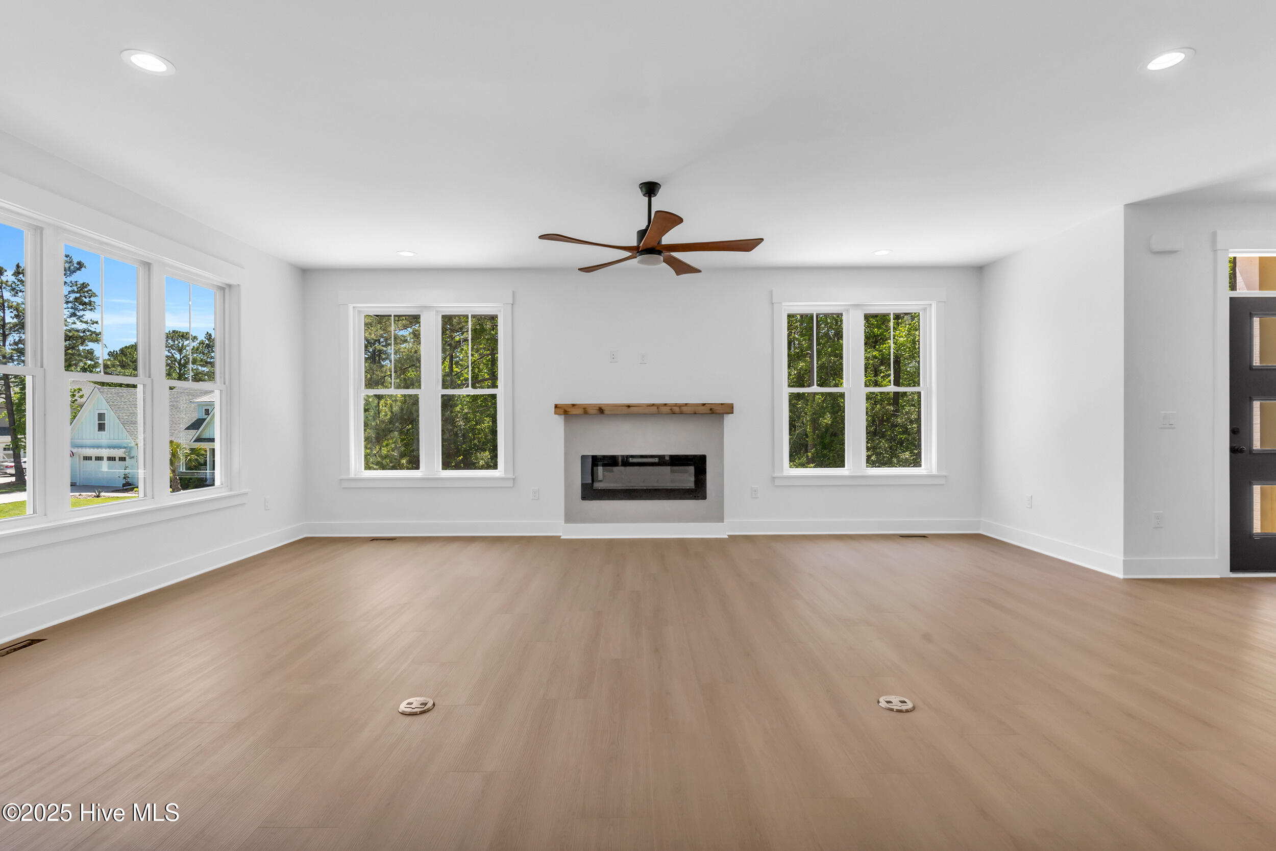 124 N Brig Drive Property Photo 7