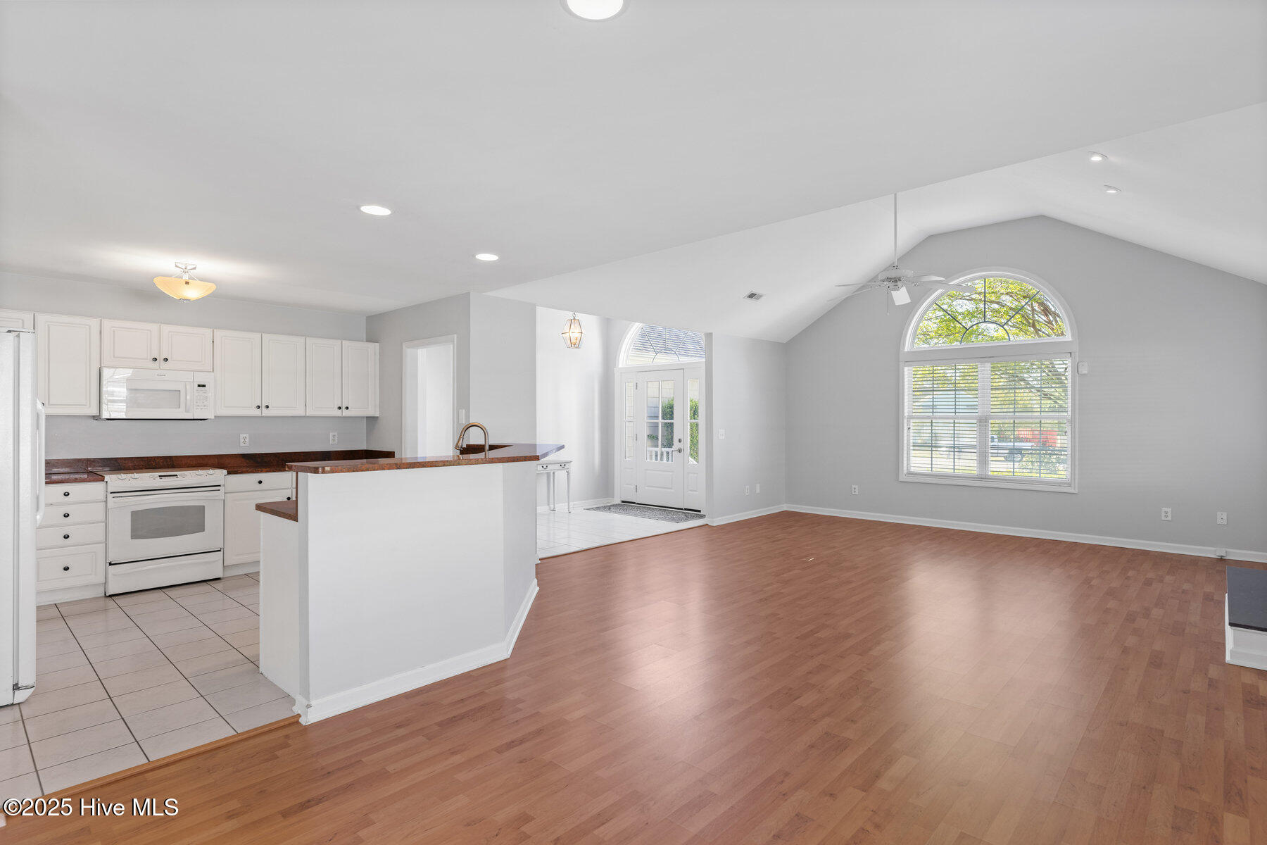 219 Rouen Court Property Photo 16