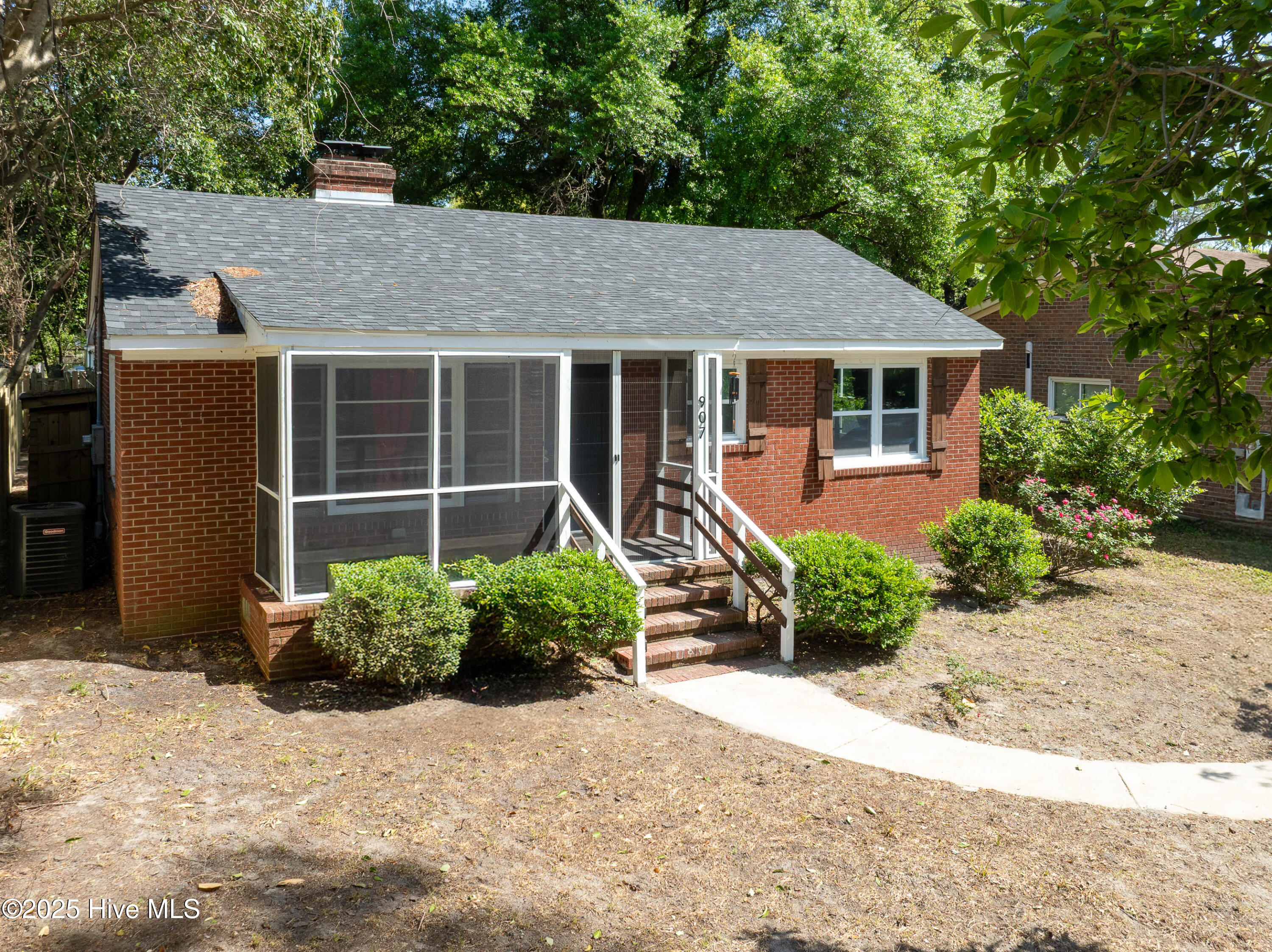 907 Bonham Avenue Property Photo