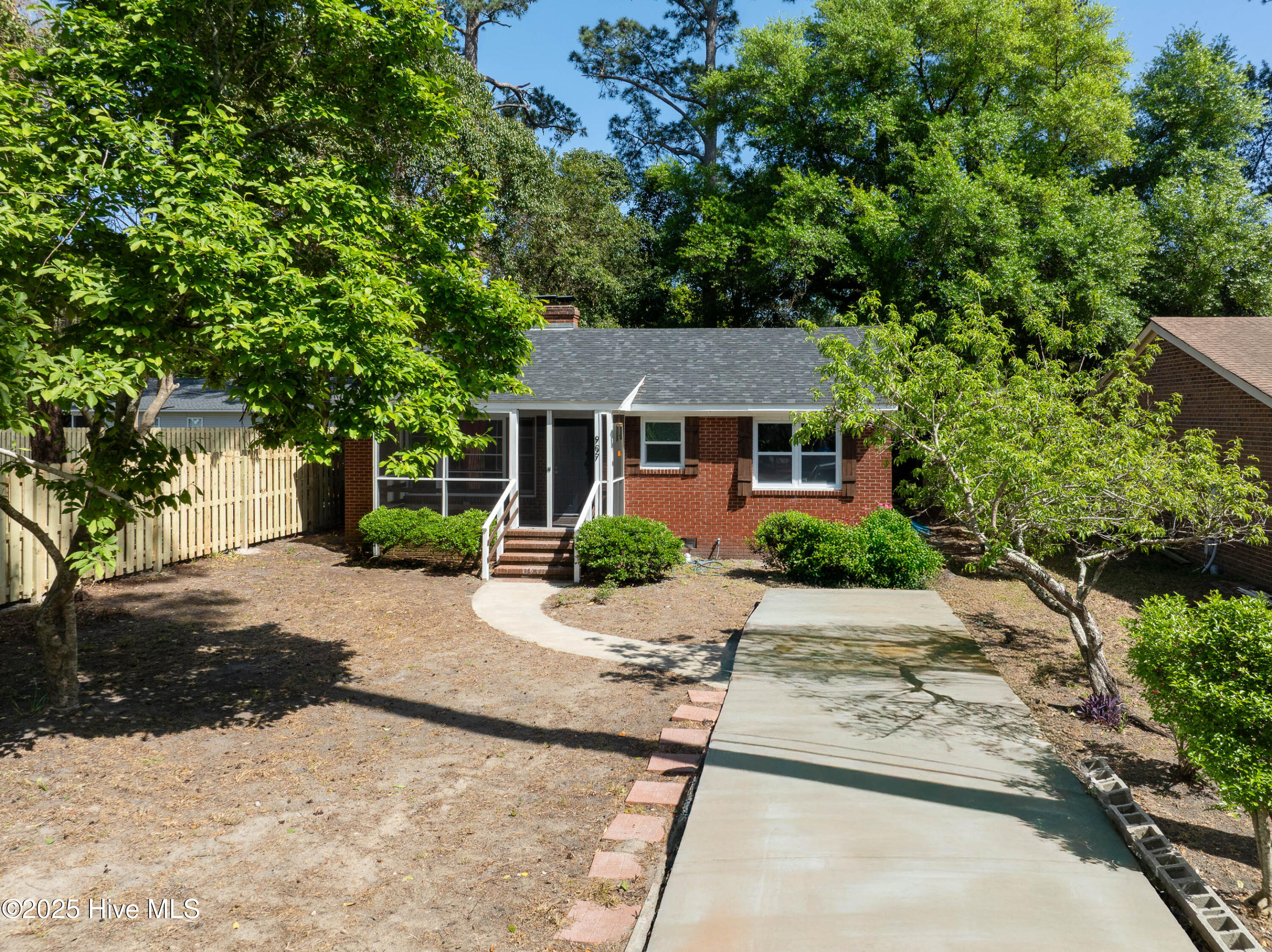 907 Bonham Avenue Property Photo 2