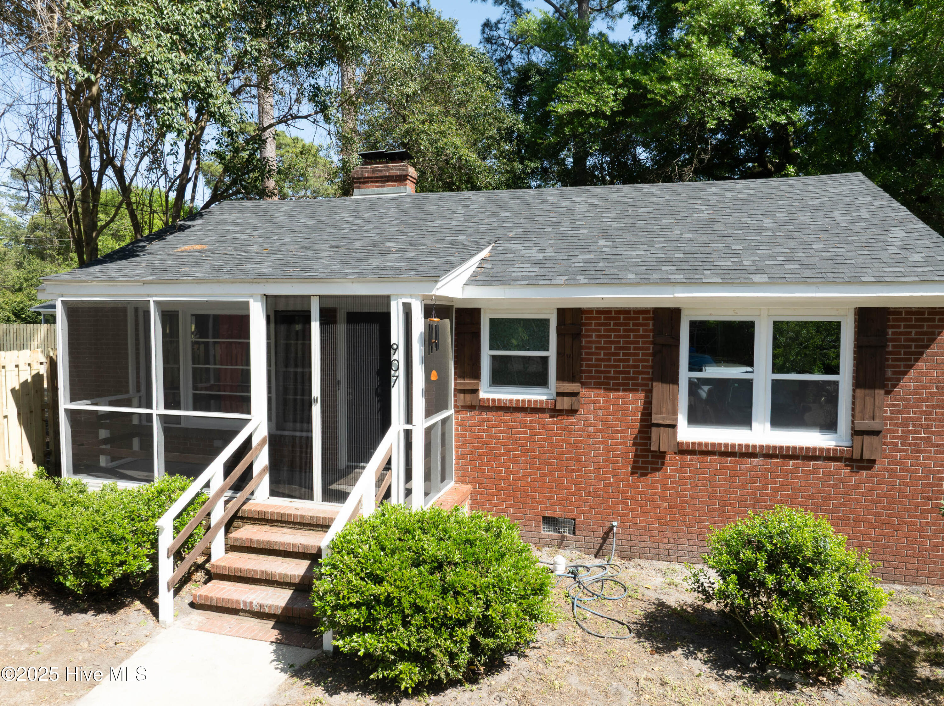 907 Bonham Avenue Property Photo 3