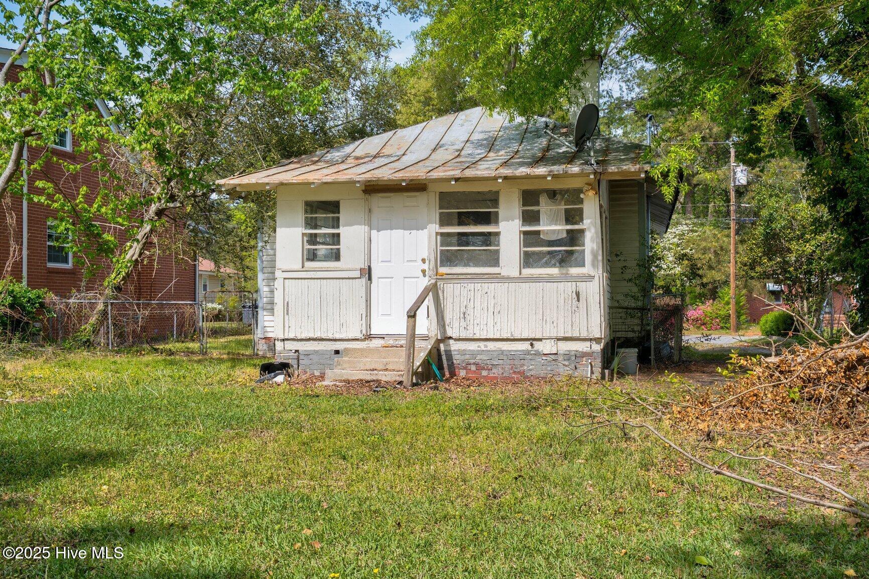 711 S Pine Street Property Photo 18
