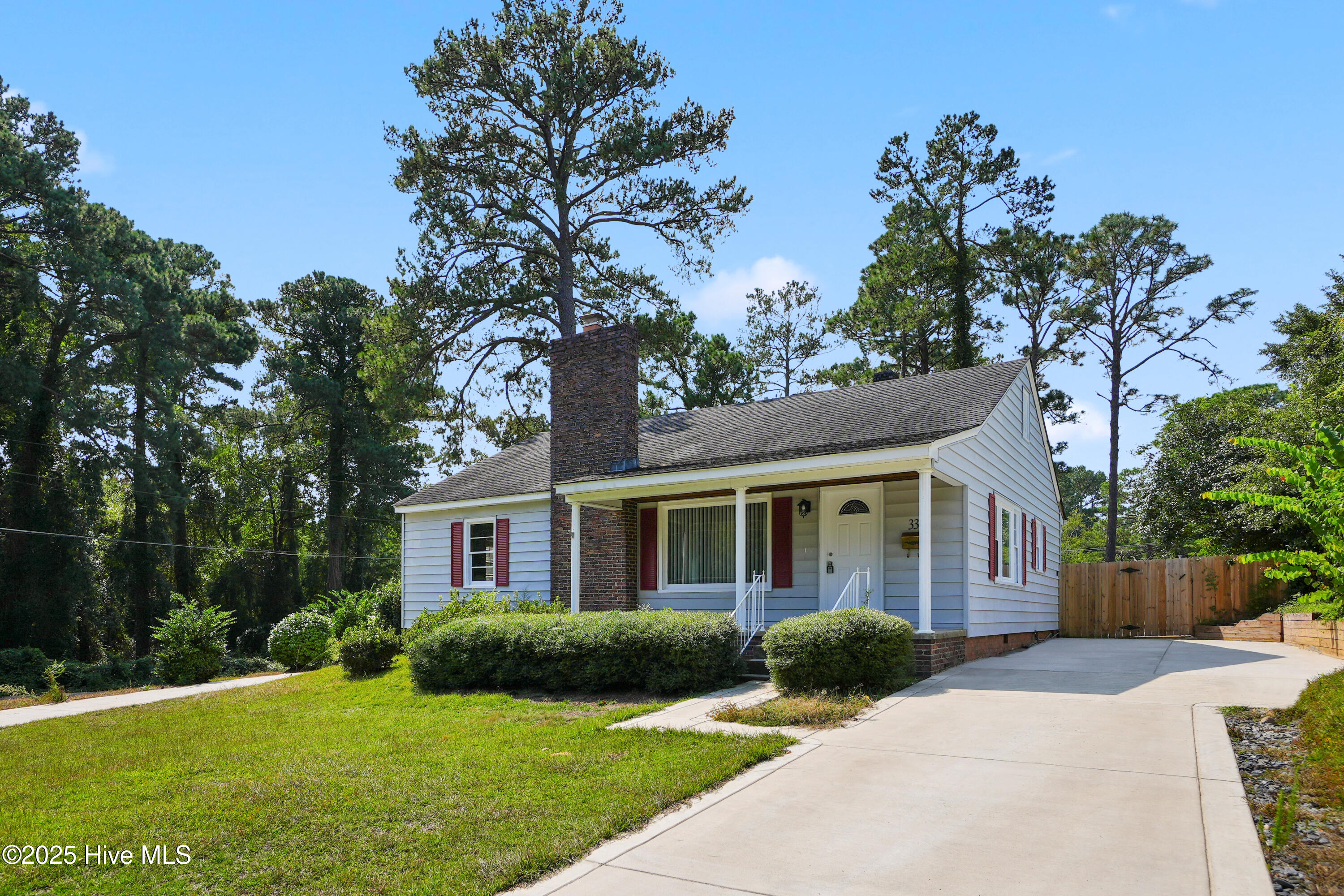 334 Pinecrest Drive Property Photo