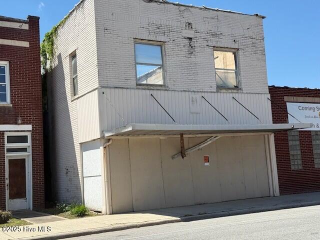211 W Main Street Property Photo