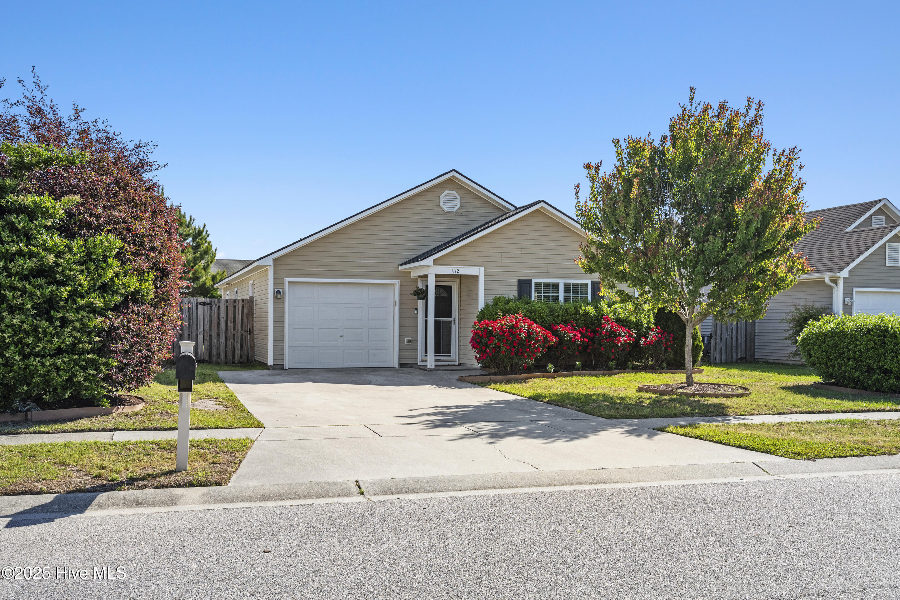1112 Crestfield Way Property Photo 1