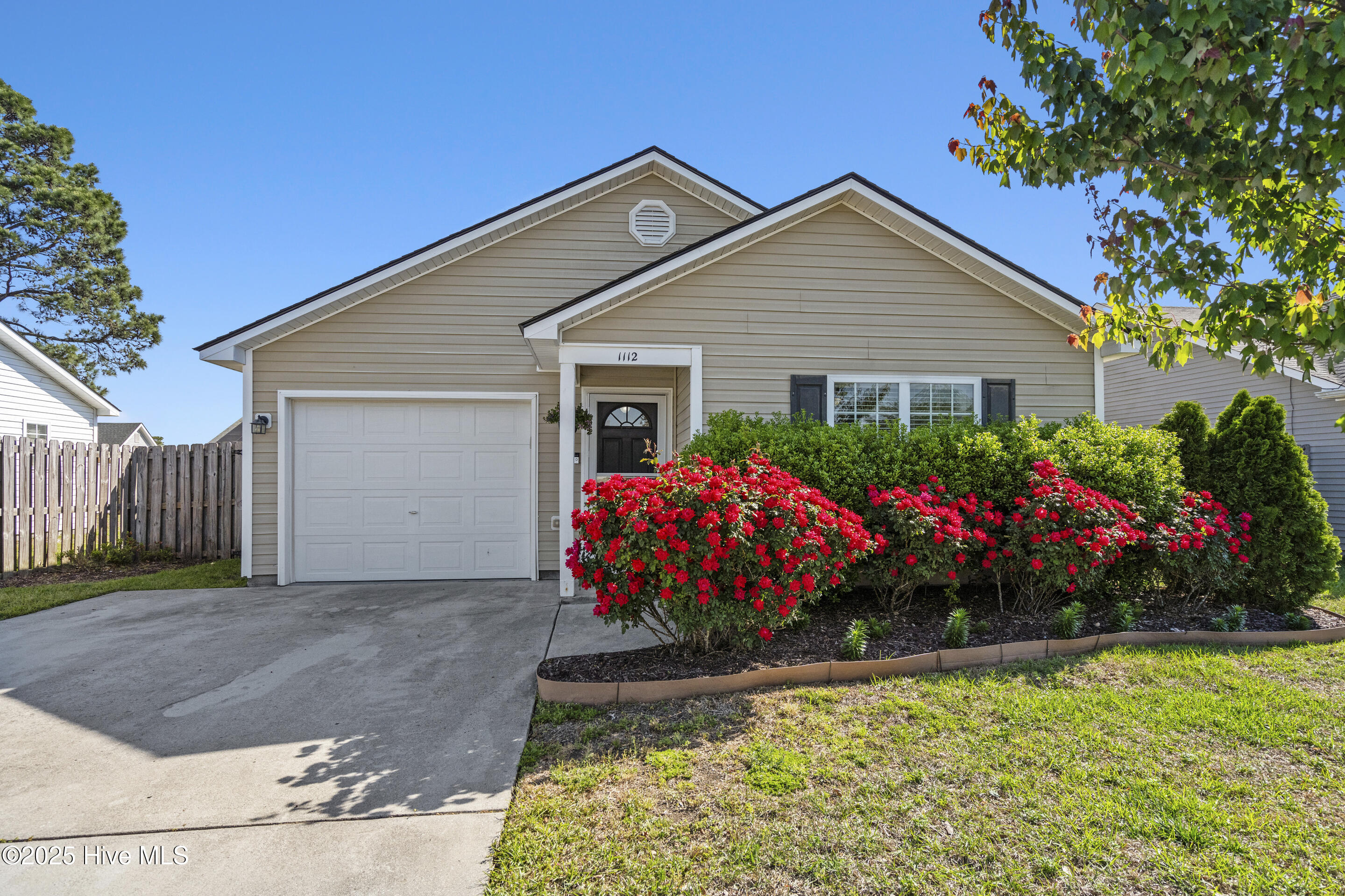 1112 Crestfield Way Property Photo 2