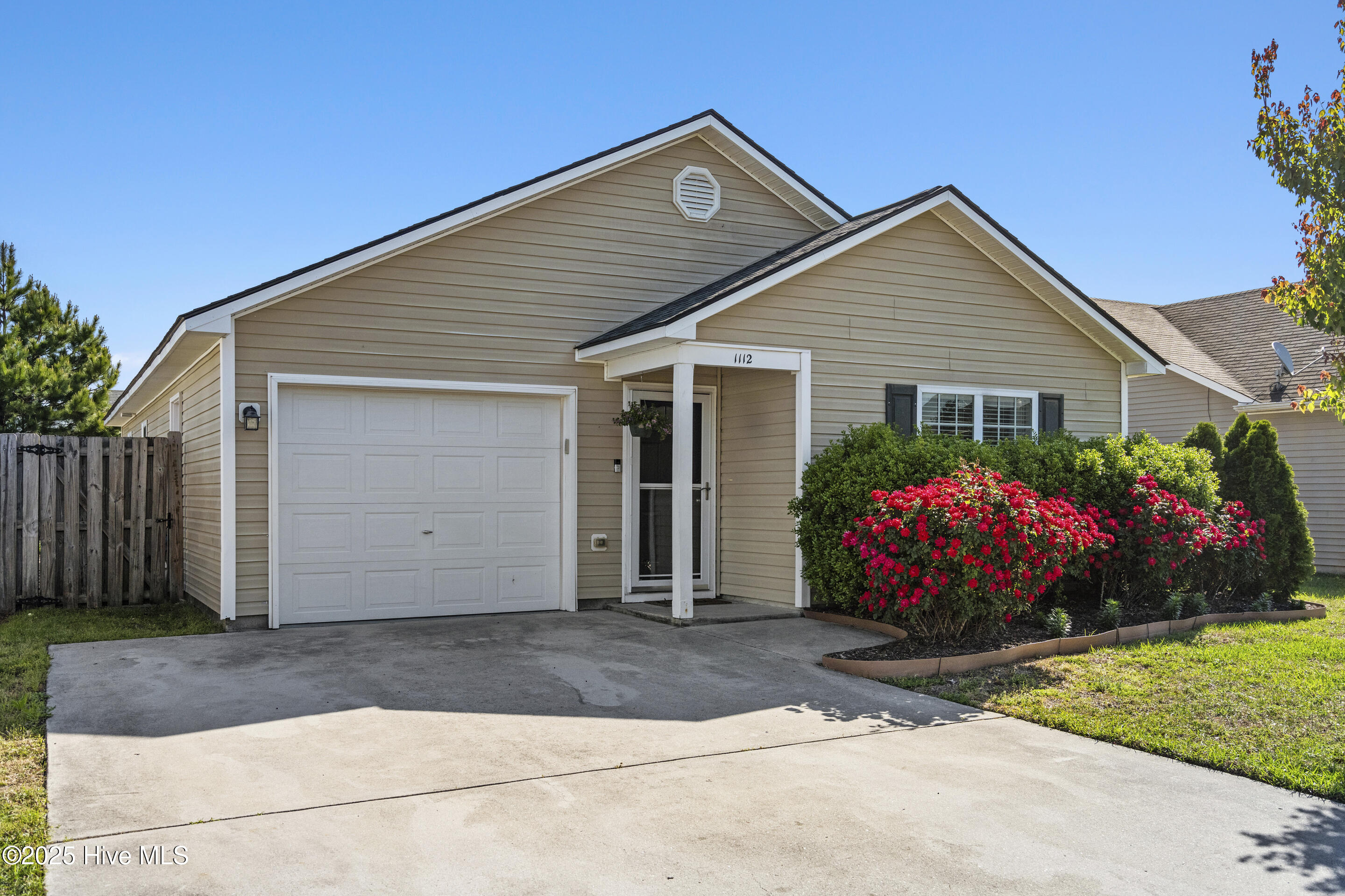 1112 Crestfield Way Property Photo 3