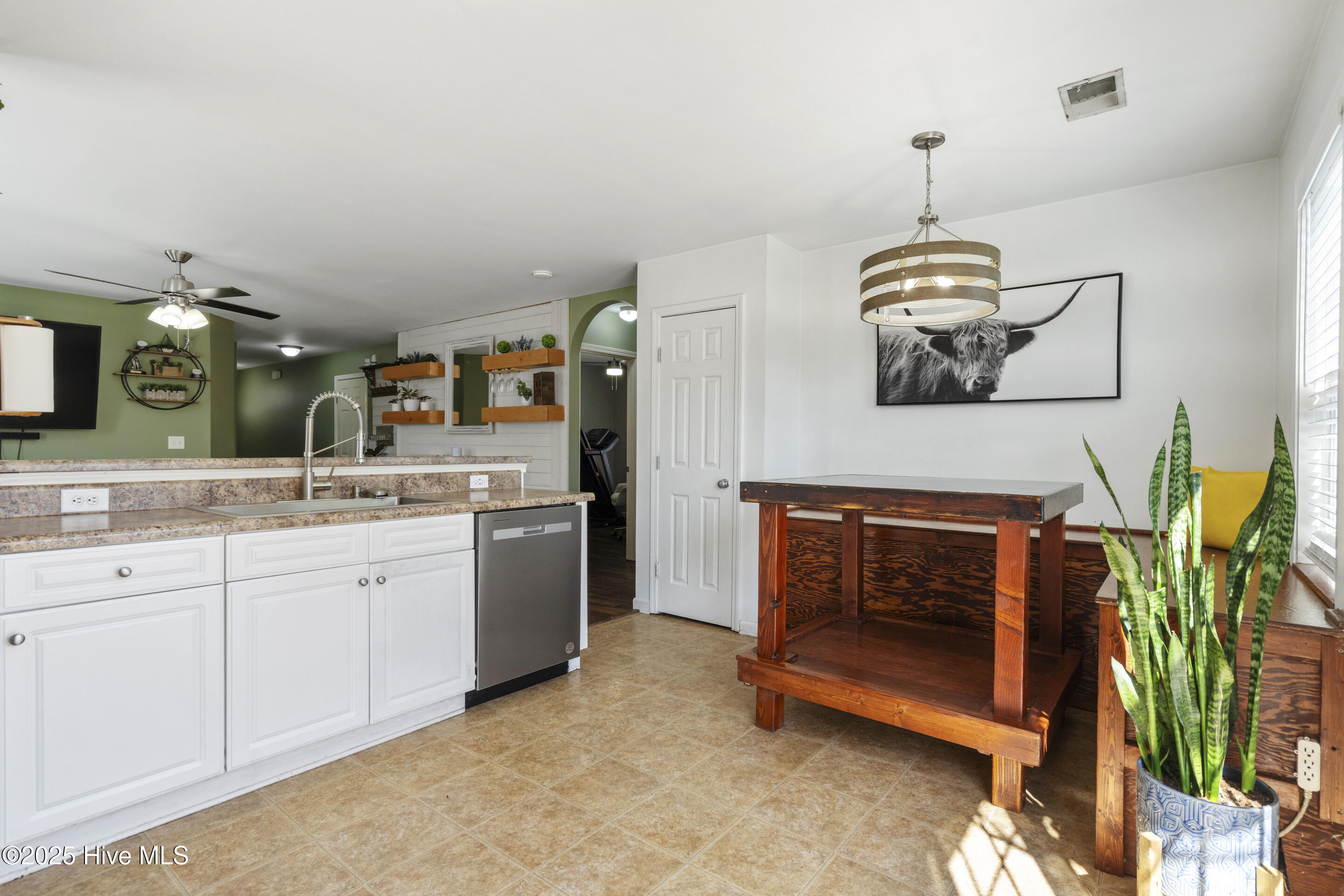 1112 Crestfield Way Property Photo 14