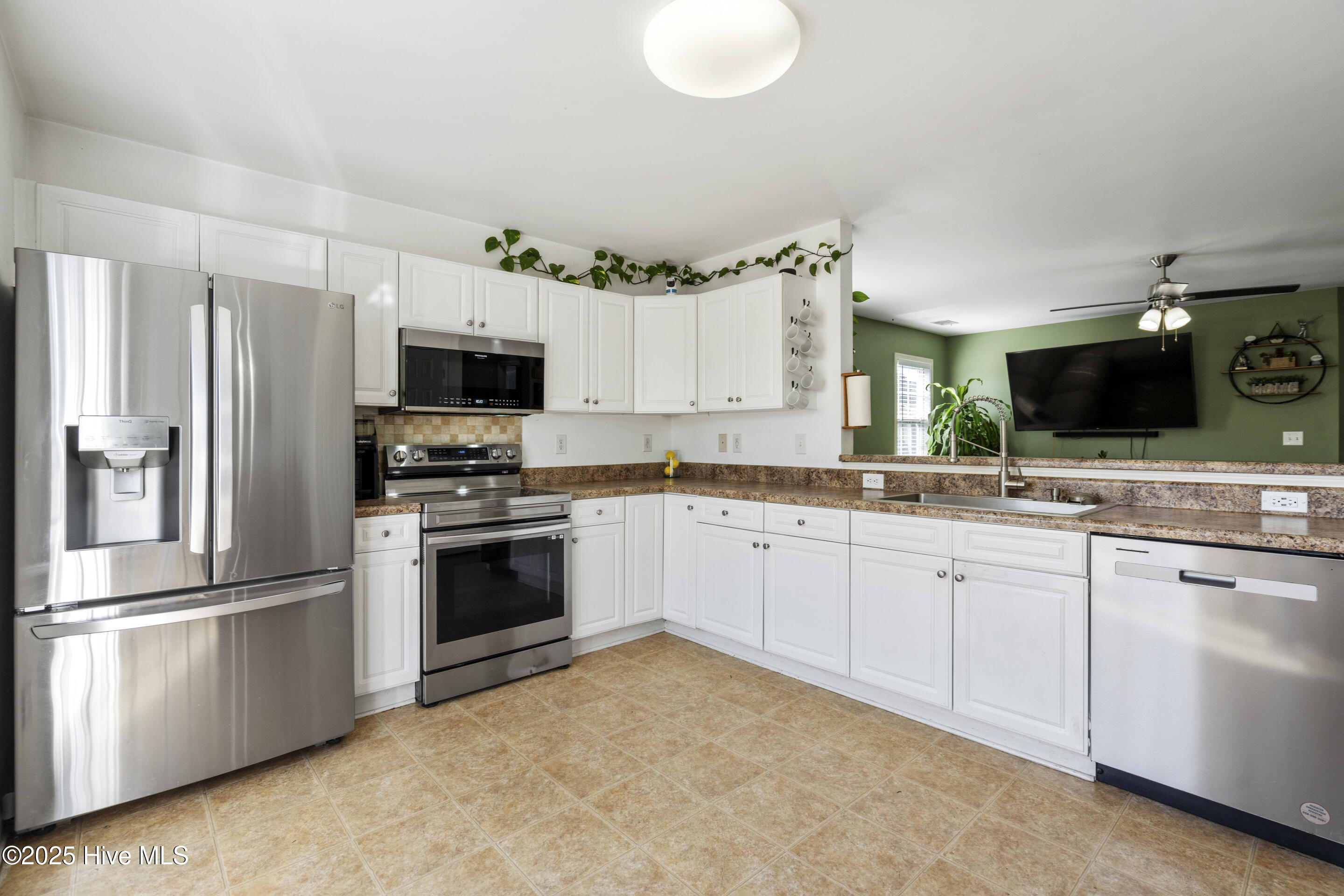 1112 Crestfield Way Property Photo 16